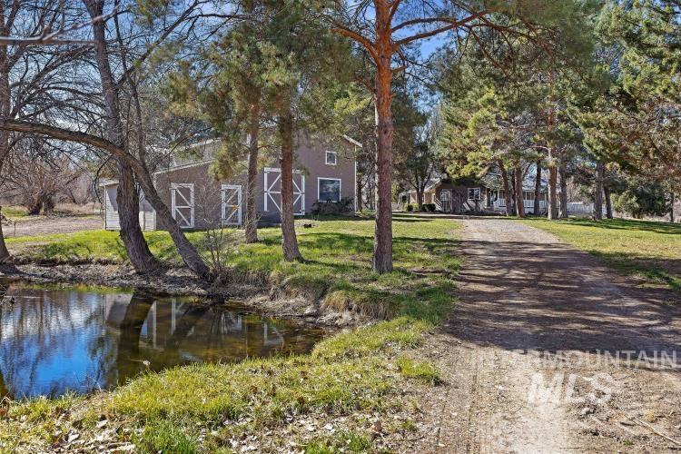 1152 Hidden Lake Lane, Buhl, Idaho 83316, 3 Bedrooms, 2 Bathrooms, Residential For Sale, Price $675,000,MLS 98978178