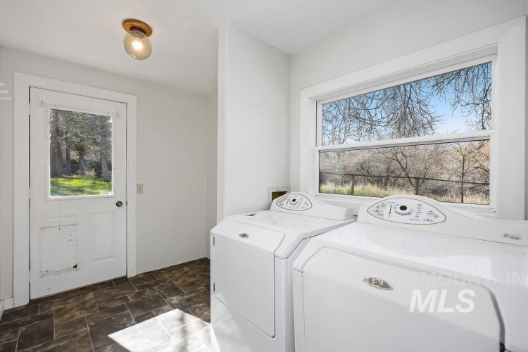 1152 Hidden Lake Lane, Buhl, Idaho 83316, 3 Bedrooms, 2 Bathrooms, Residential For Sale, Price $675,000,MLS 98978178