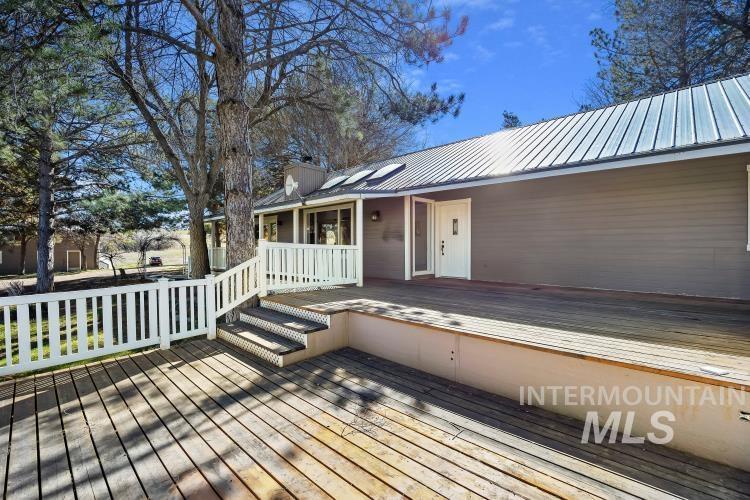 1152 Hidden Lake Lane, Buhl, Idaho 83316, 3 Bedrooms, 2 Bathrooms, Residential For Sale, Price $675,000,MLS 98978178