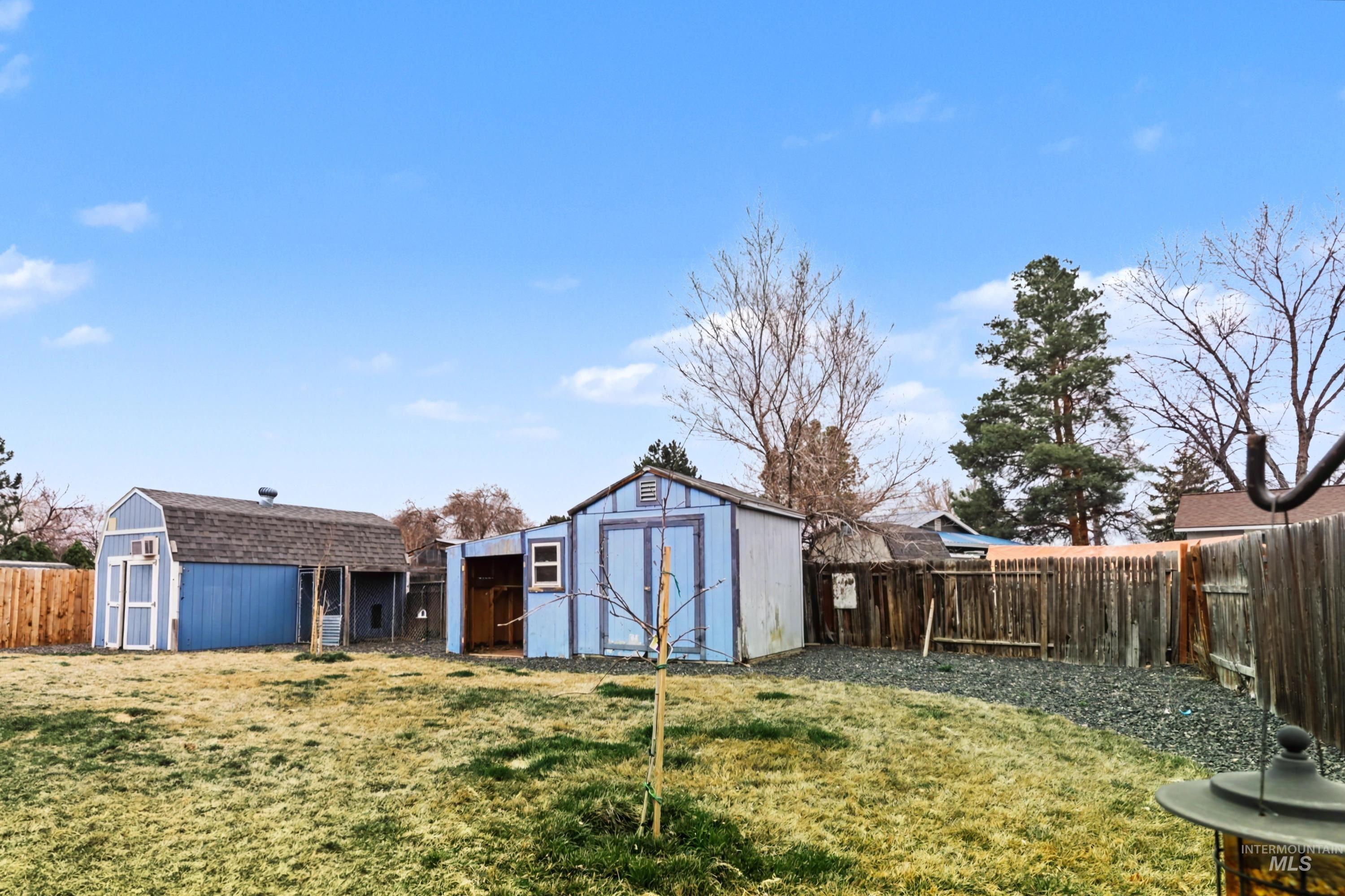 638 W TRINI, Kuna, Idaho 83634, 3 Bedrooms, 1 Bathroom, Residential For Sale, Price $325,000,MLS 98978180