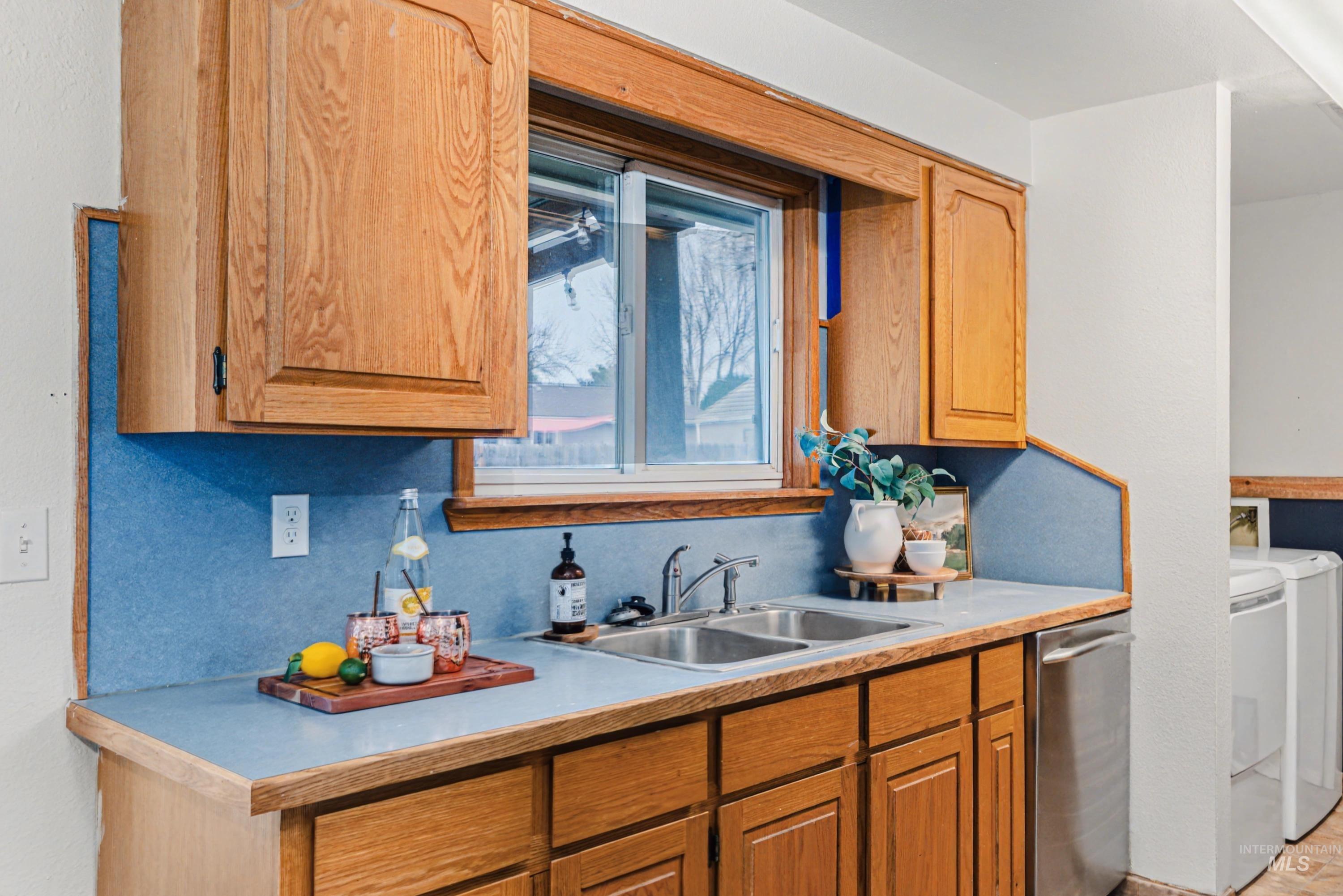 638 W TRINI, Kuna, Idaho 83634, 3 Bedrooms, 1 Bathroom, Residential For Sale, Price $325,000,MLS 98978180