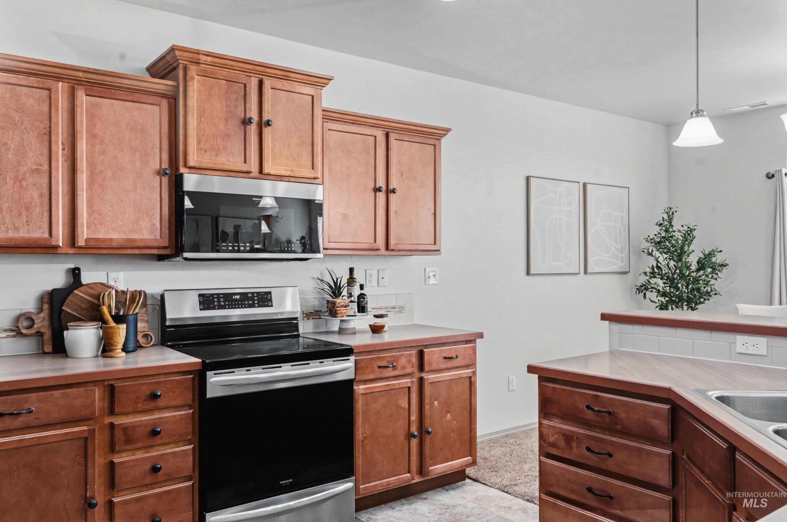 3865 S WINDY RIDGE DR, Nampa, Idaho 83686, 3 Bedrooms, 2 Bathrooms, Residential For Sale, Price $405,000,MLS 98978181