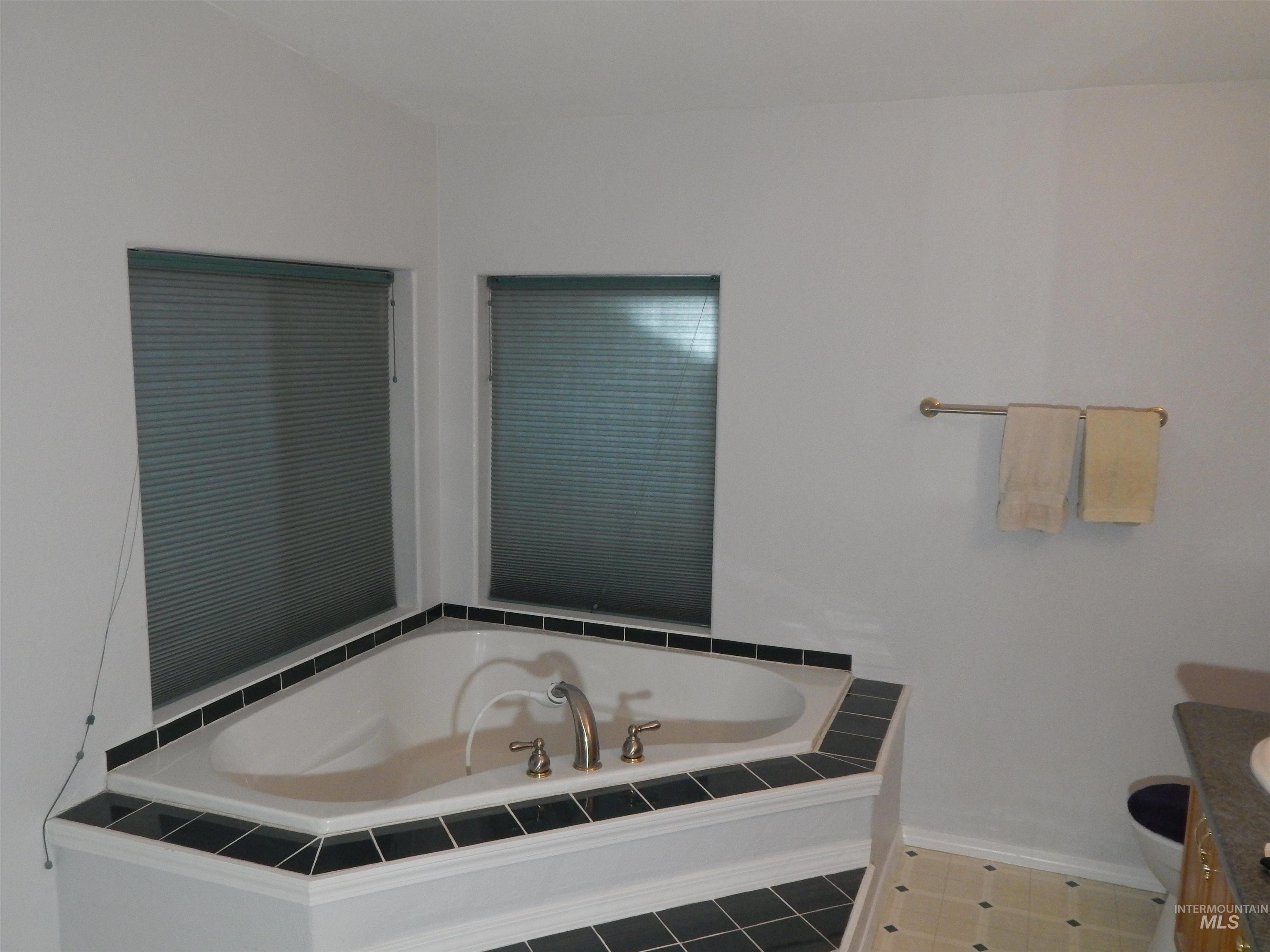 1156 W. Skagway, Kuna, Idaho 83634, 5 Bedrooms, 3 Bathrooms, Residential For Sale, Price $679,000,MLS 98978182