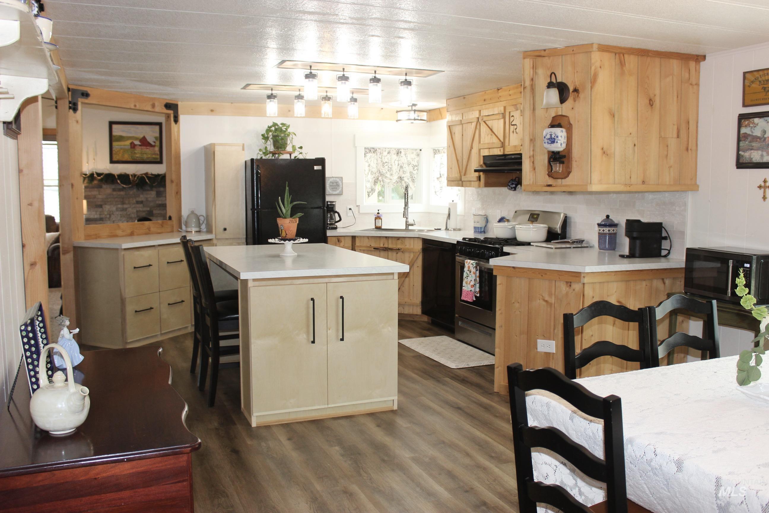 1824 Dutch Flat Rd, Midvale, Idaho 83645, 3 Bedrooms, 2 Bathrooms, Residential For Sale, Price $650,000,MLS 98978186