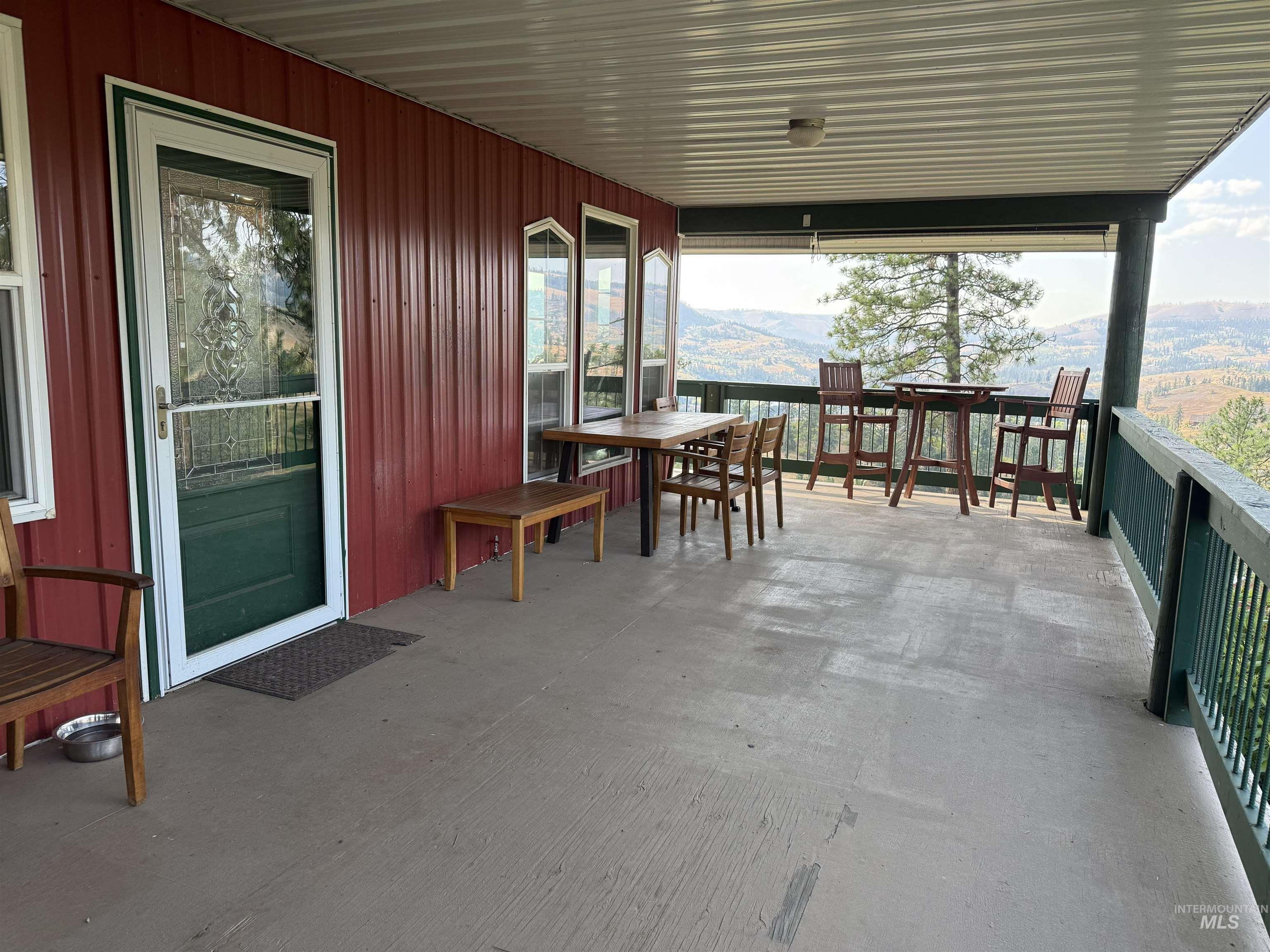 402 Beaver Slide Road, Kamiah, Idaho 83536, 2 Bedrooms, 2 Bathrooms, Residential For Sale, Price $554,000,MLS 98978187