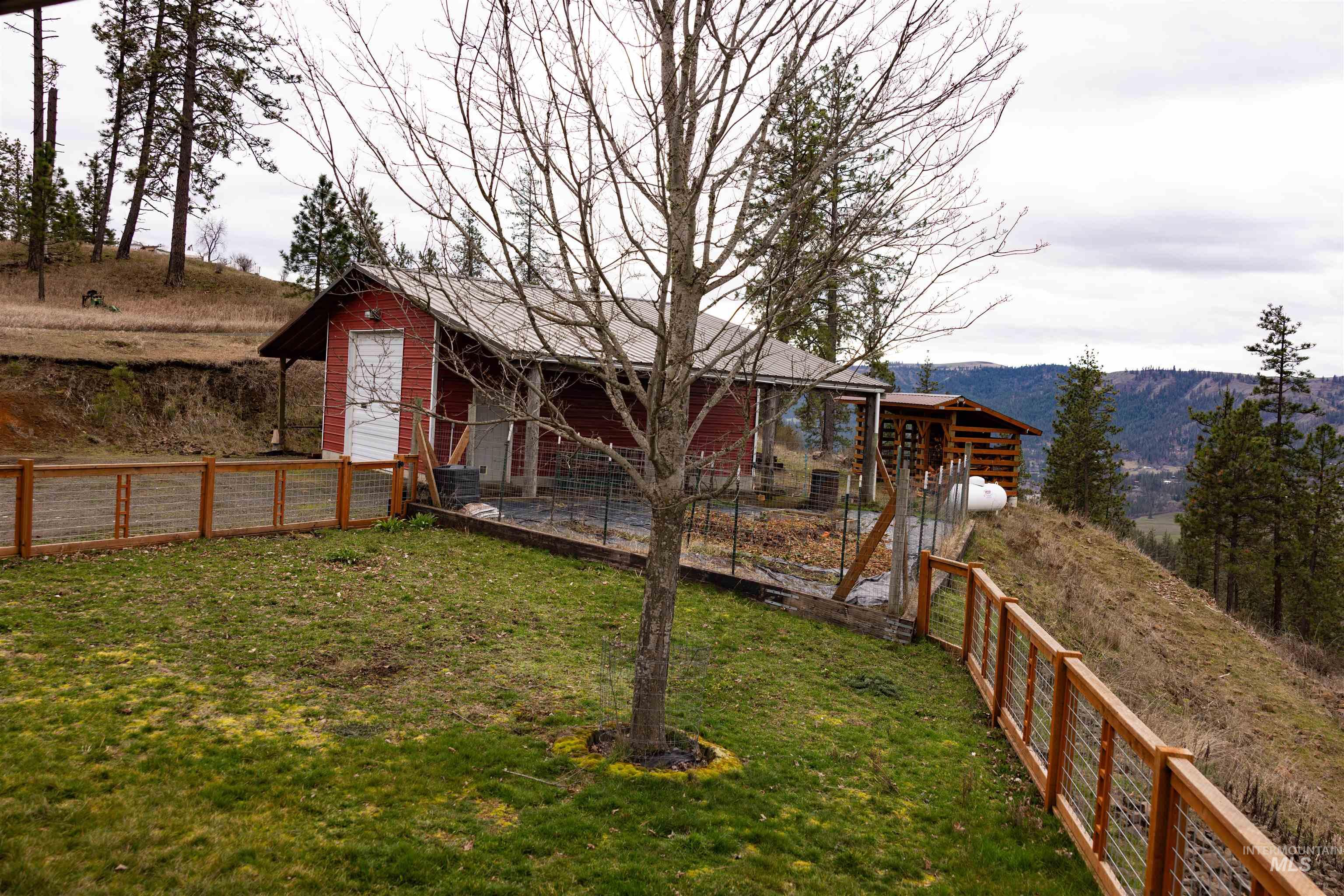 402 Beaver Slide Road, Kamiah, Idaho 83536, 2 Bedrooms, 2 Bathrooms, Residential For Sale, Price $554,000,MLS 98978187