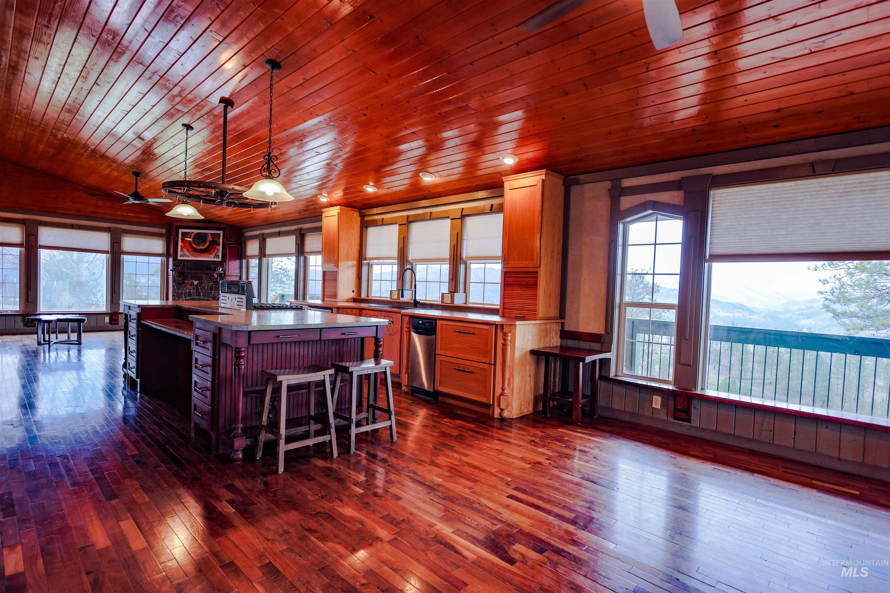 402 Beaver Slide Road, Kamiah, Idaho 83536, 2 Bedrooms, 2 Bathrooms, Residential For Sale, Price $554,000,MLS 98978187