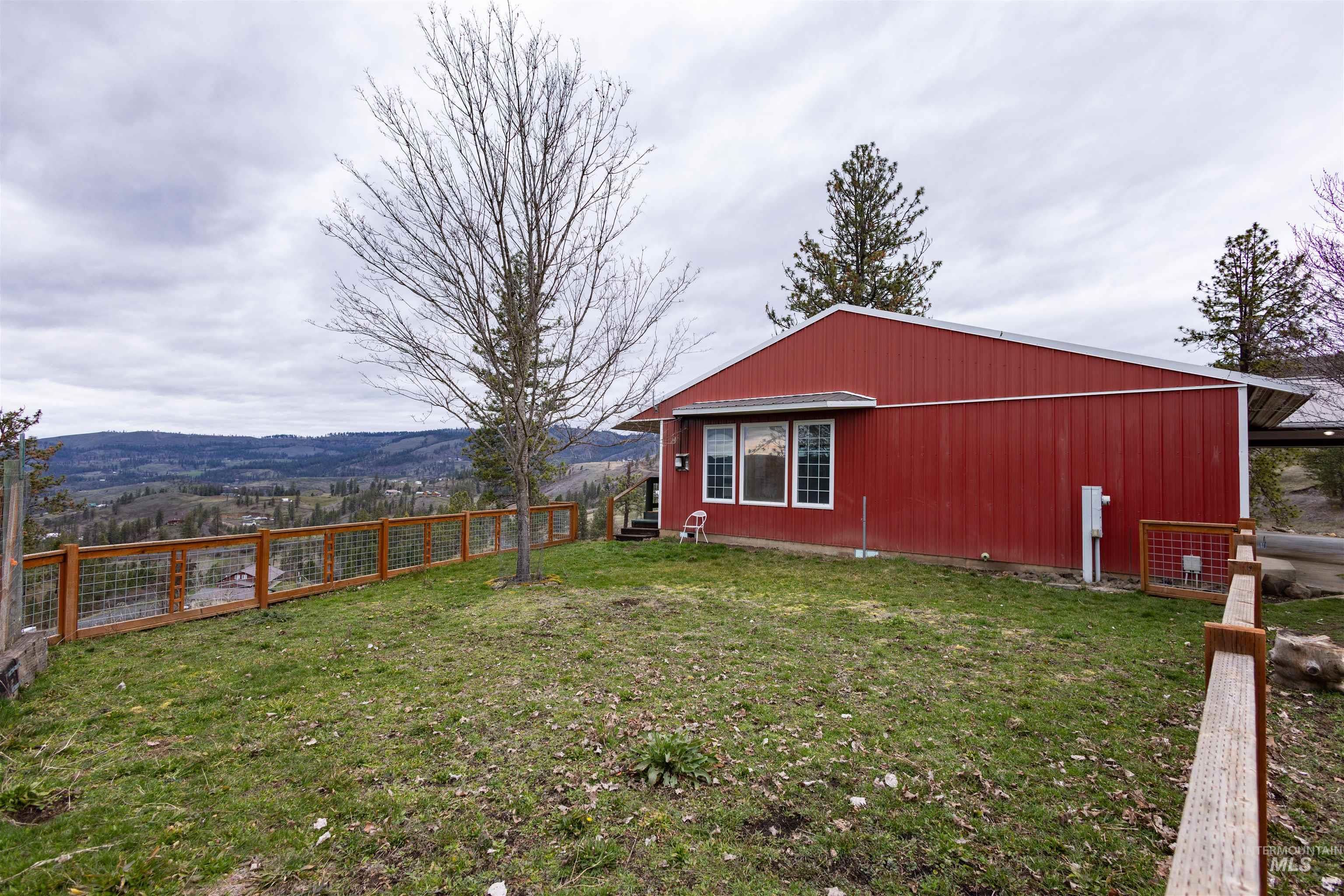 402 Beaver Slide Road, Kamiah, Idaho 83536, 2 Bedrooms, 2 Bathrooms, Residential For Sale, Price $554,000,MLS 98978187