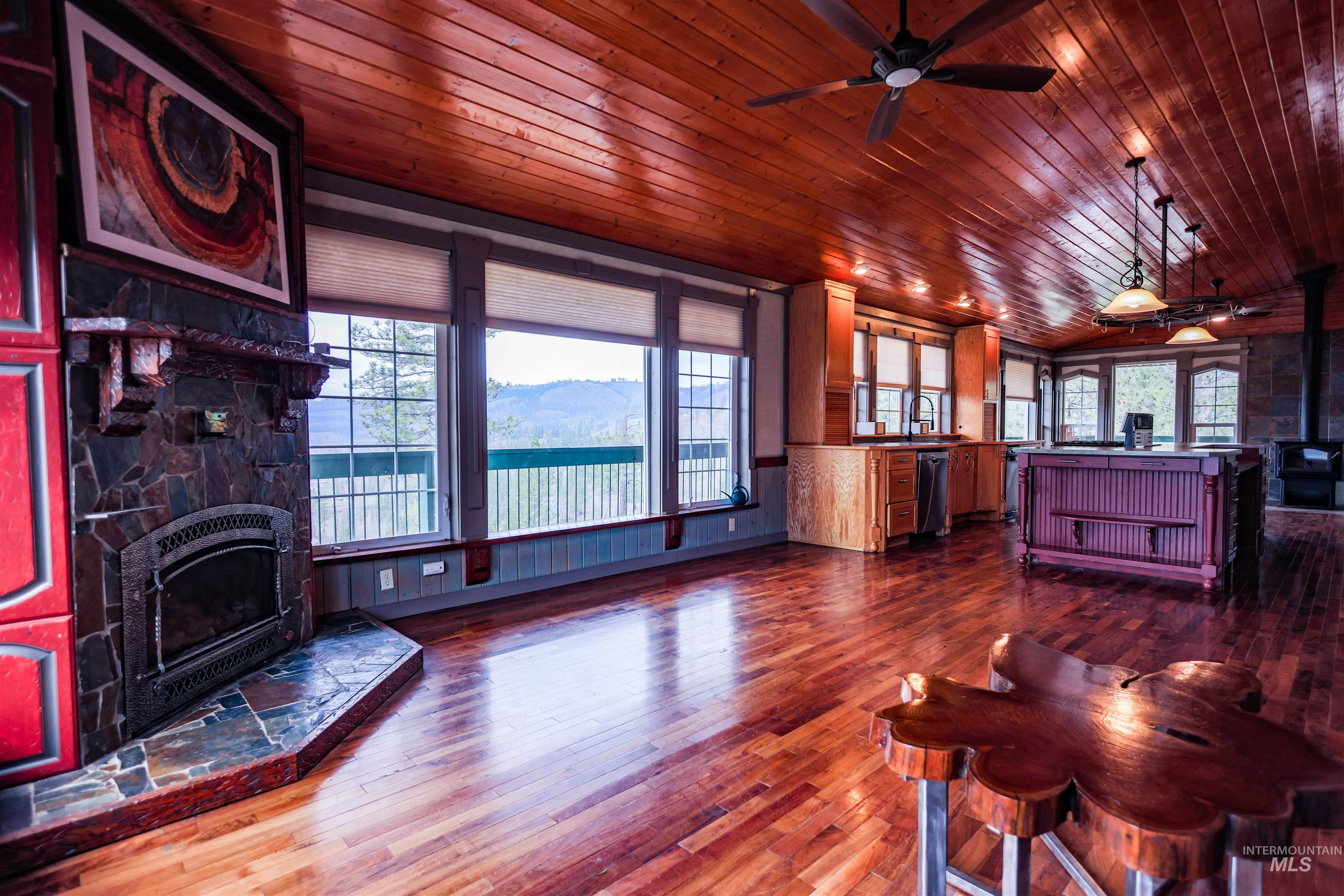 402 Beaver Slide Road, Kamiah, Idaho 83536, 2 Bedrooms, 2 Bathrooms, Residential For Sale, Price $554,000,MLS 98978187