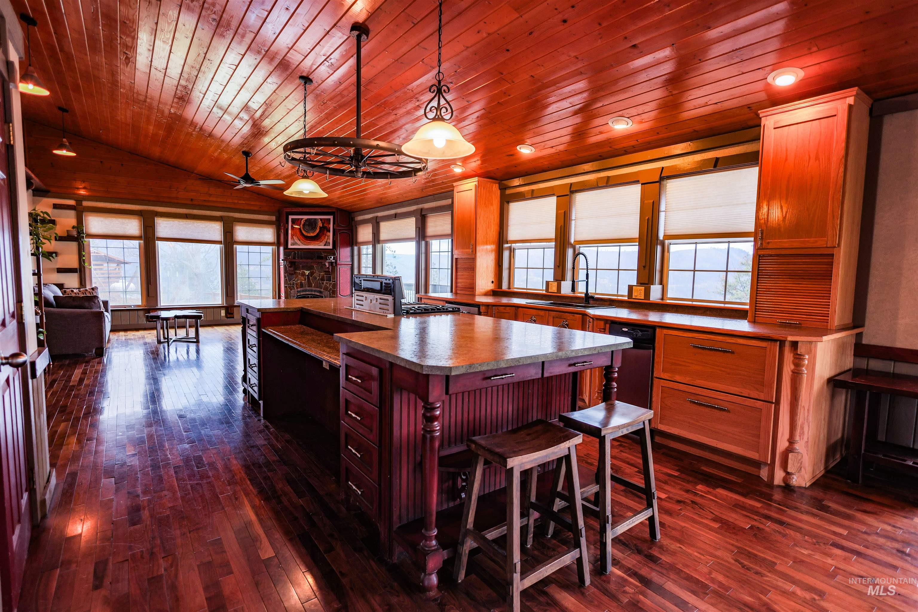 402 Beaver Slide Road, Kamiah, Idaho 83536, 2 Bedrooms, 2 Bathrooms, Residential For Sale, Price $554,000,MLS 98978187