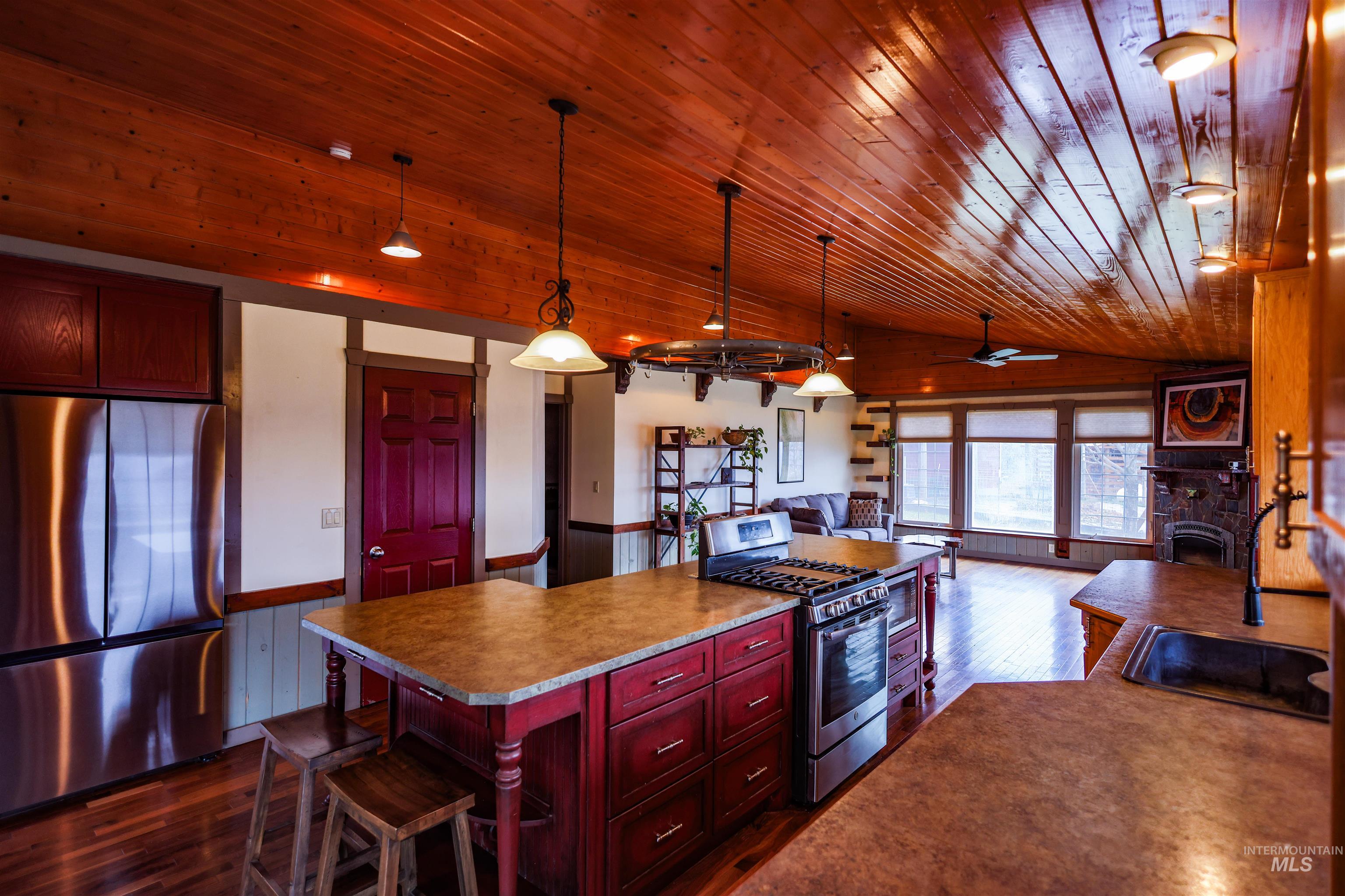 402 Beaver Slide Road, Kamiah, Idaho 83536, 2 Bedrooms, 2 Bathrooms, Residential For Sale, Price $554,000,MLS 98978187