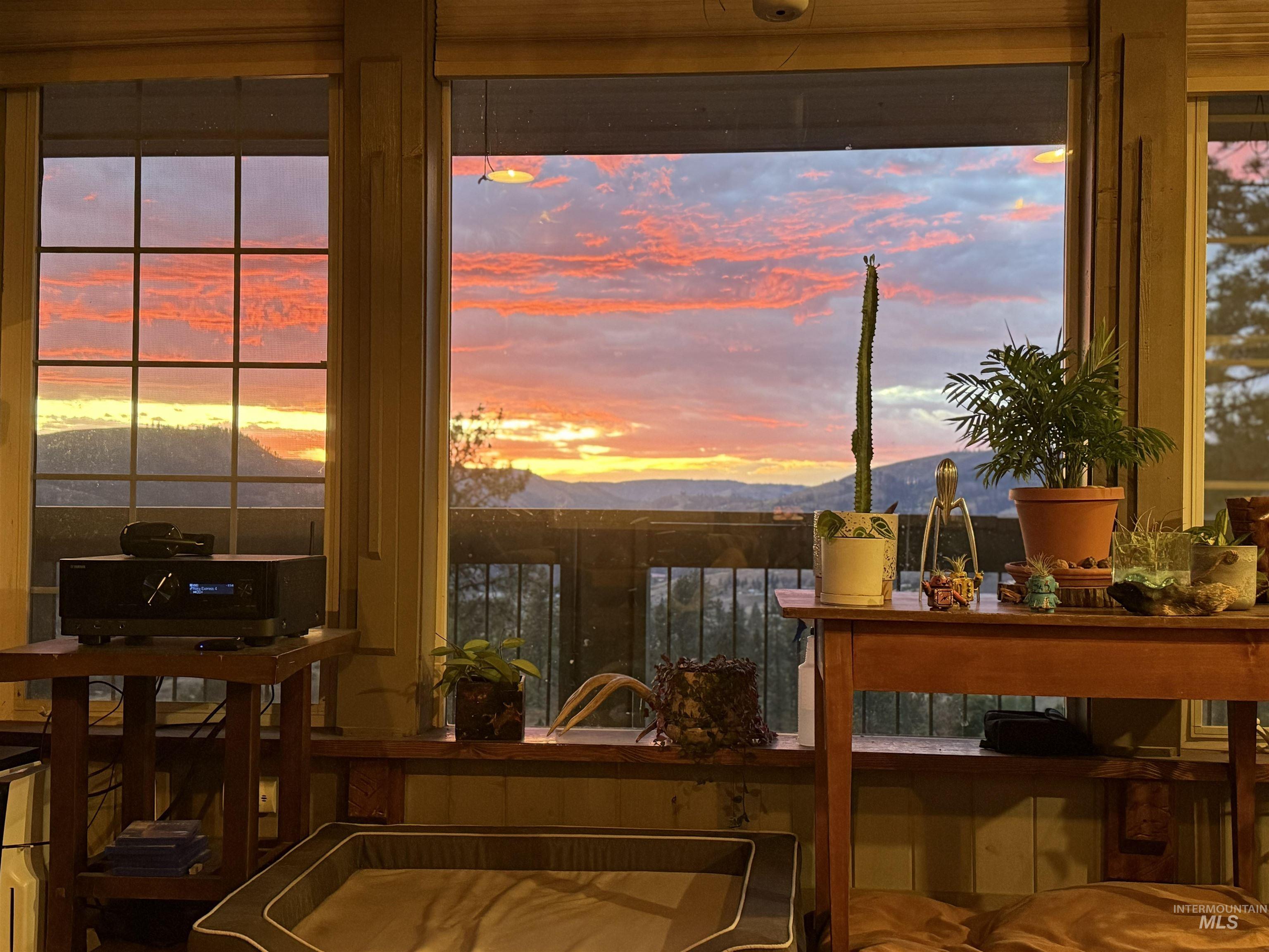 402 Beaver Slide Road, Kamiah, Idaho 83536, 2 Bedrooms, 2 Bathrooms, Residential For Sale, Price $554,000,MLS 98978187