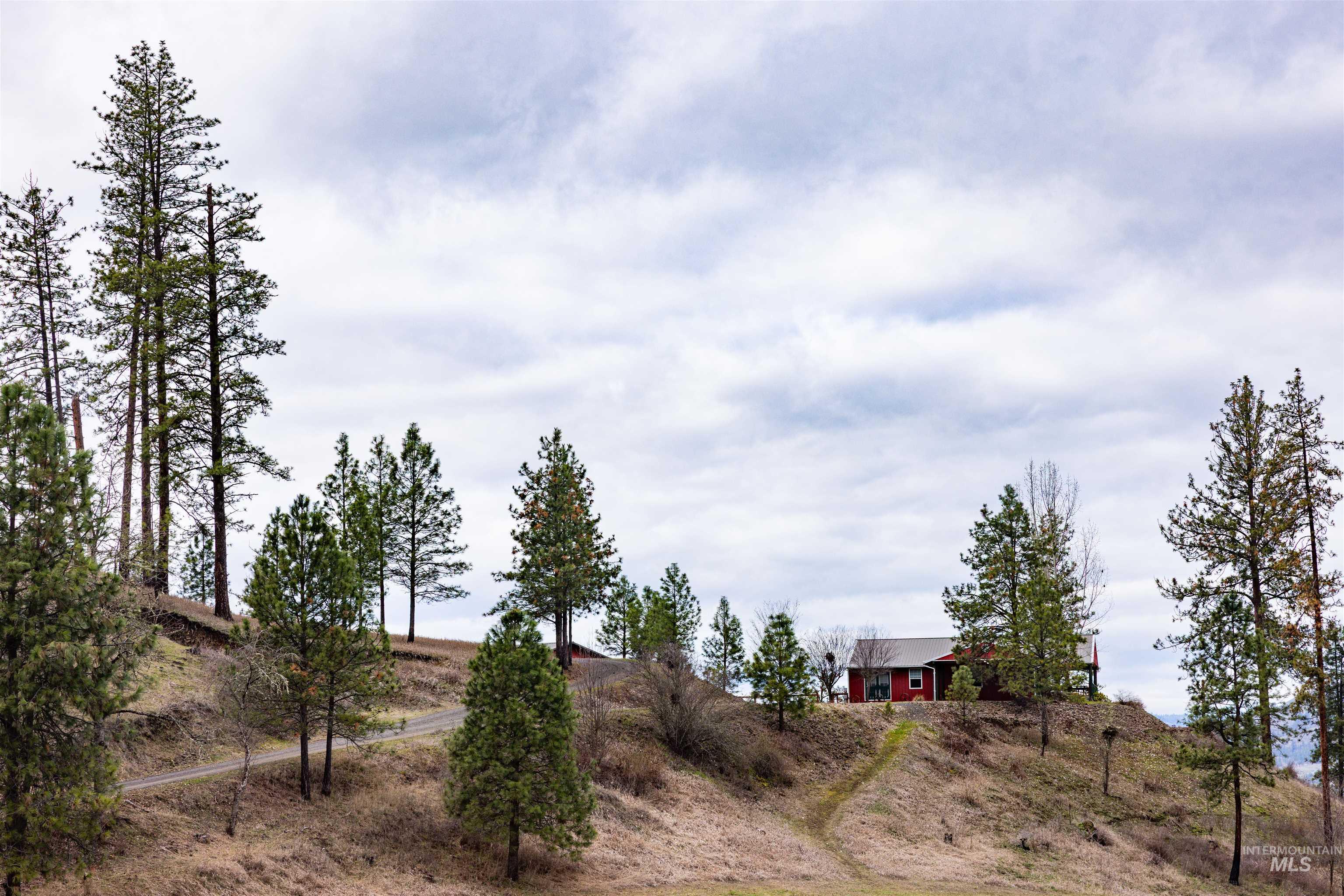 402 Beaver Slide Road, Kamiah, Idaho 83536, 2 Bedrooms, 2 Bathrooms, Residential For Sale, Price $554,000,MLS 98978187