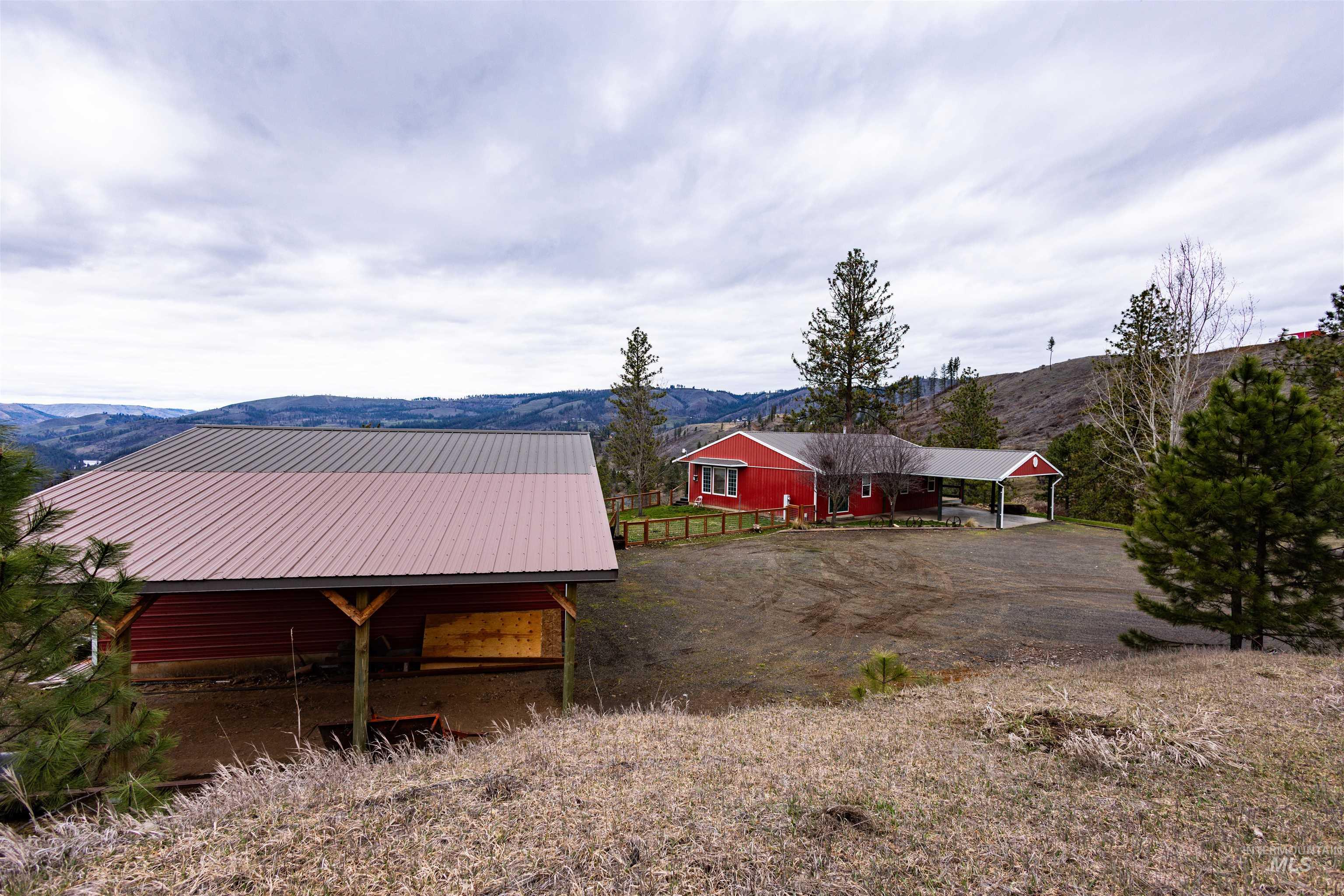 402 Beaver Slide Road, Kamiah, Idaho 83536, 2 Bedrooms, 2 Bathrooms, Residential For Sale, Price $554,000,MLS 98978187