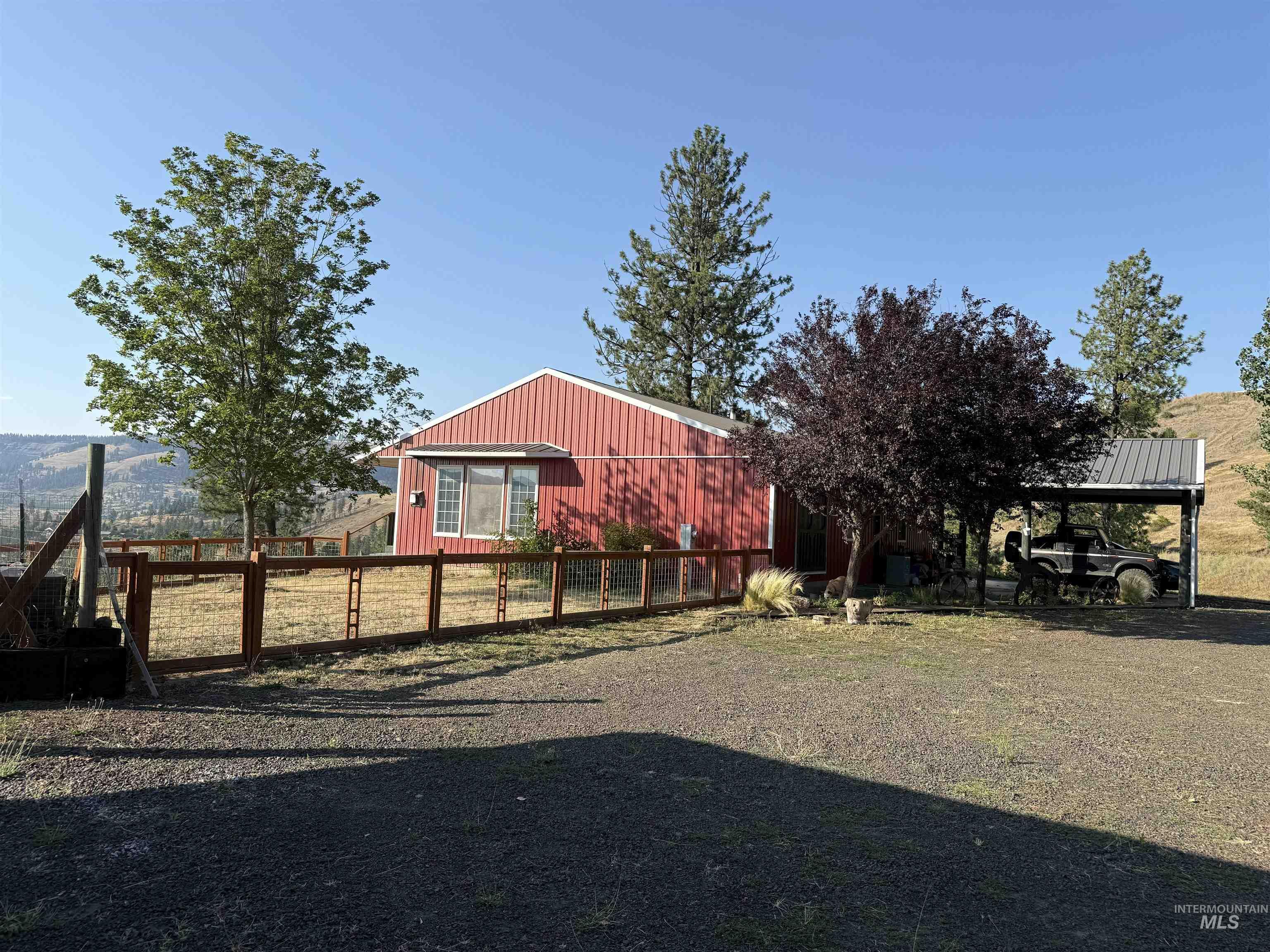 402 Beaver Slide Road, Kamiah, Idaho 83536, 2 Bedrooms, 2 Bathrooms, Residential For Sale, Price $554,000,MLS 98978187