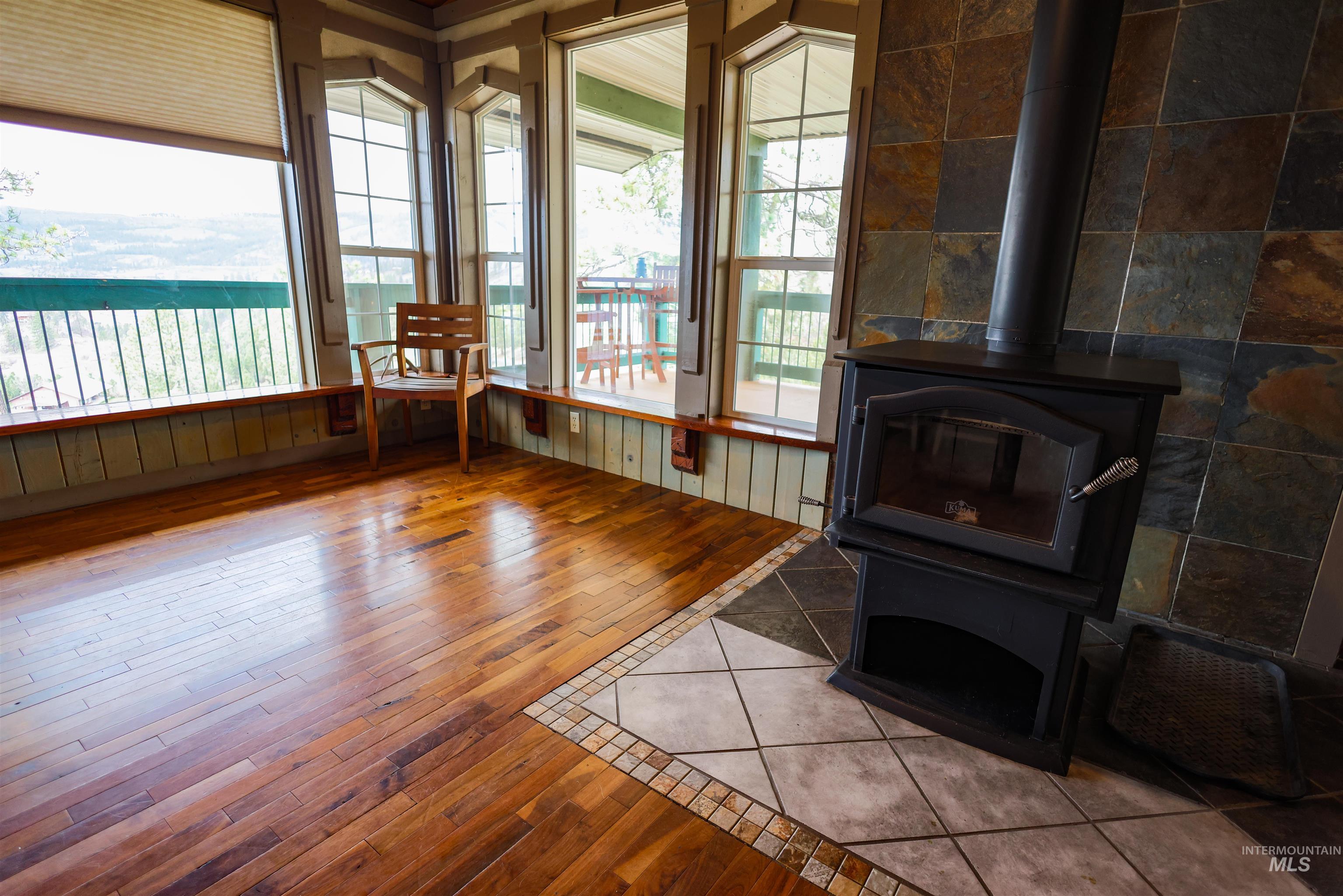 402 Beaver Slide Road, Kamiah, Idaho 83536, 2 Bedrooms, 2 Bathrooms, Residential For Sale, Price $554,000,MLS 98978187