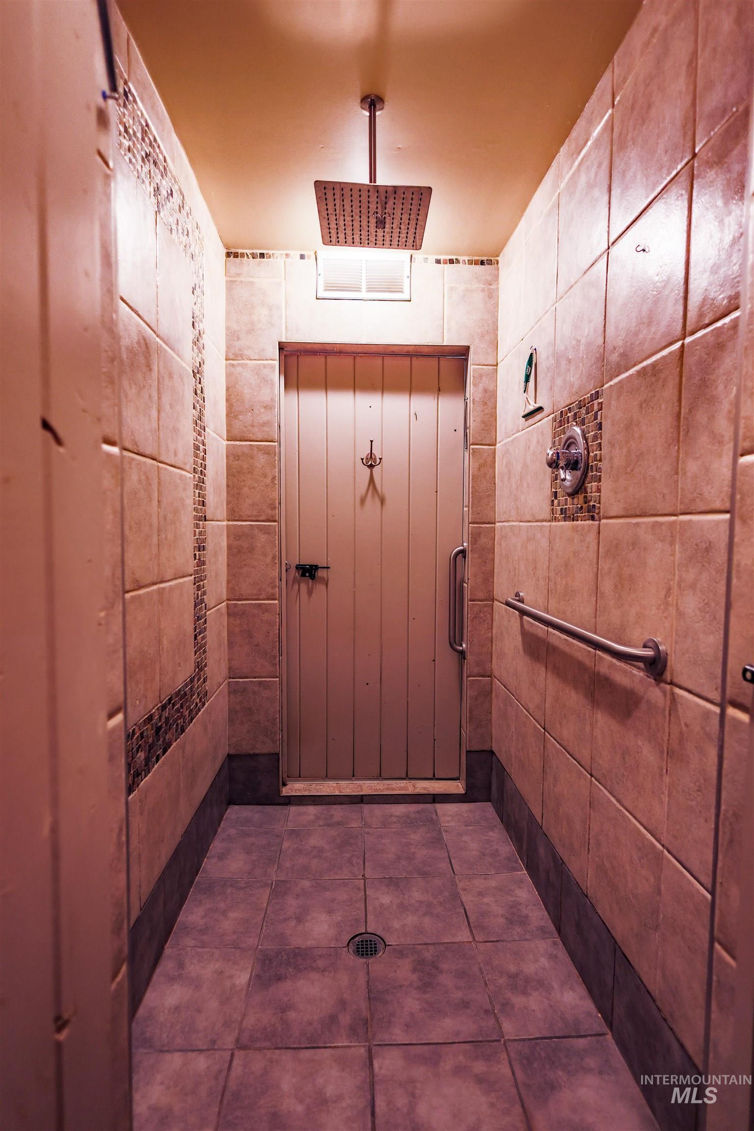 402 Beaver Slide Road, Kamiah, Idaho 83536, 2 Bedrooms, 2 Bathrooms, Residential For Sale, Price $554,000,MLS 98978187