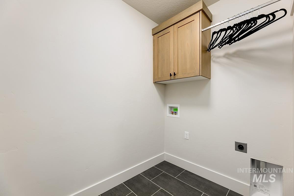 7135 S Skybreak Lane, Meridian, Idaho 83642, 3 Bedrooms, 2 Bathrooms, Residential For Sale, Price $512,000,MLS 98978191