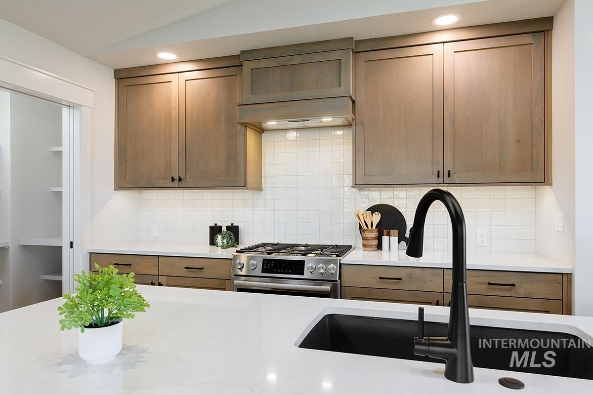 7135 S Skybreak Lane, Meridian, Idaho 83642, 3 Bedrooms, 2 Bathrooms, Residential For Sale, Price $512,000,MLS 98978191