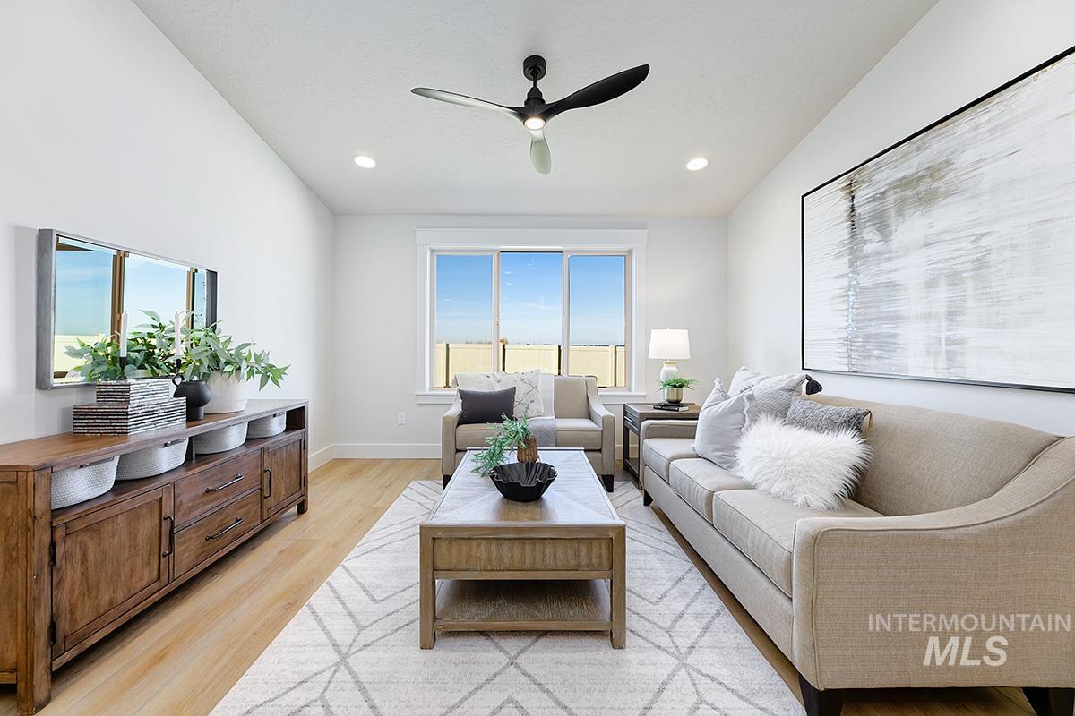 7135 S Skybreak Lane, Meridian, Idaho 83642, 3 Bedrooms, 2 Bathrooms, Residential For Sale, Price $512,000,MLS 98978191