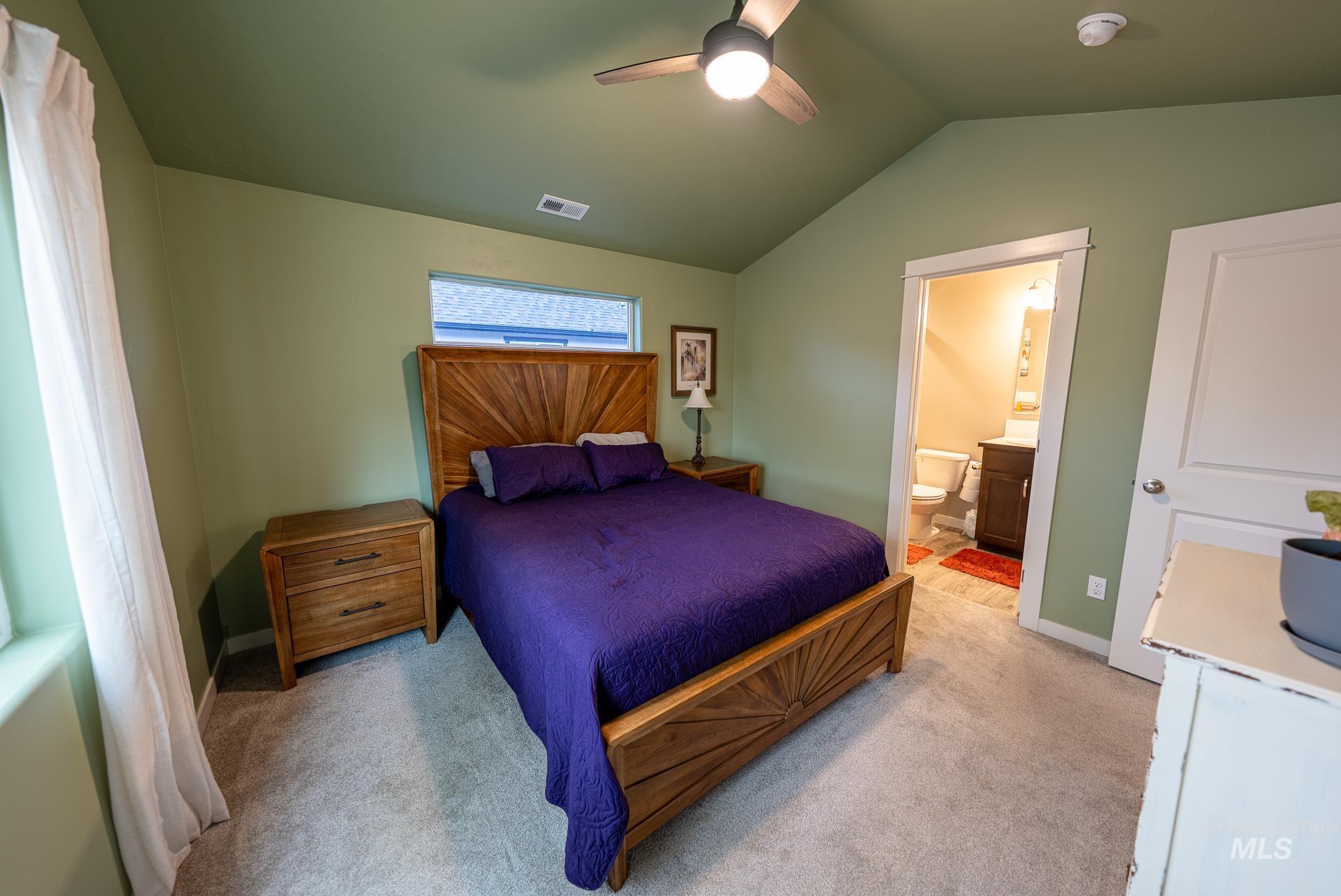 1398 W Woodpine St, Meridian, Idaho 83646, 2 Bedrooms, 2 Bathrooms, Residential For Sale, Price $404,999,MLS 98978193