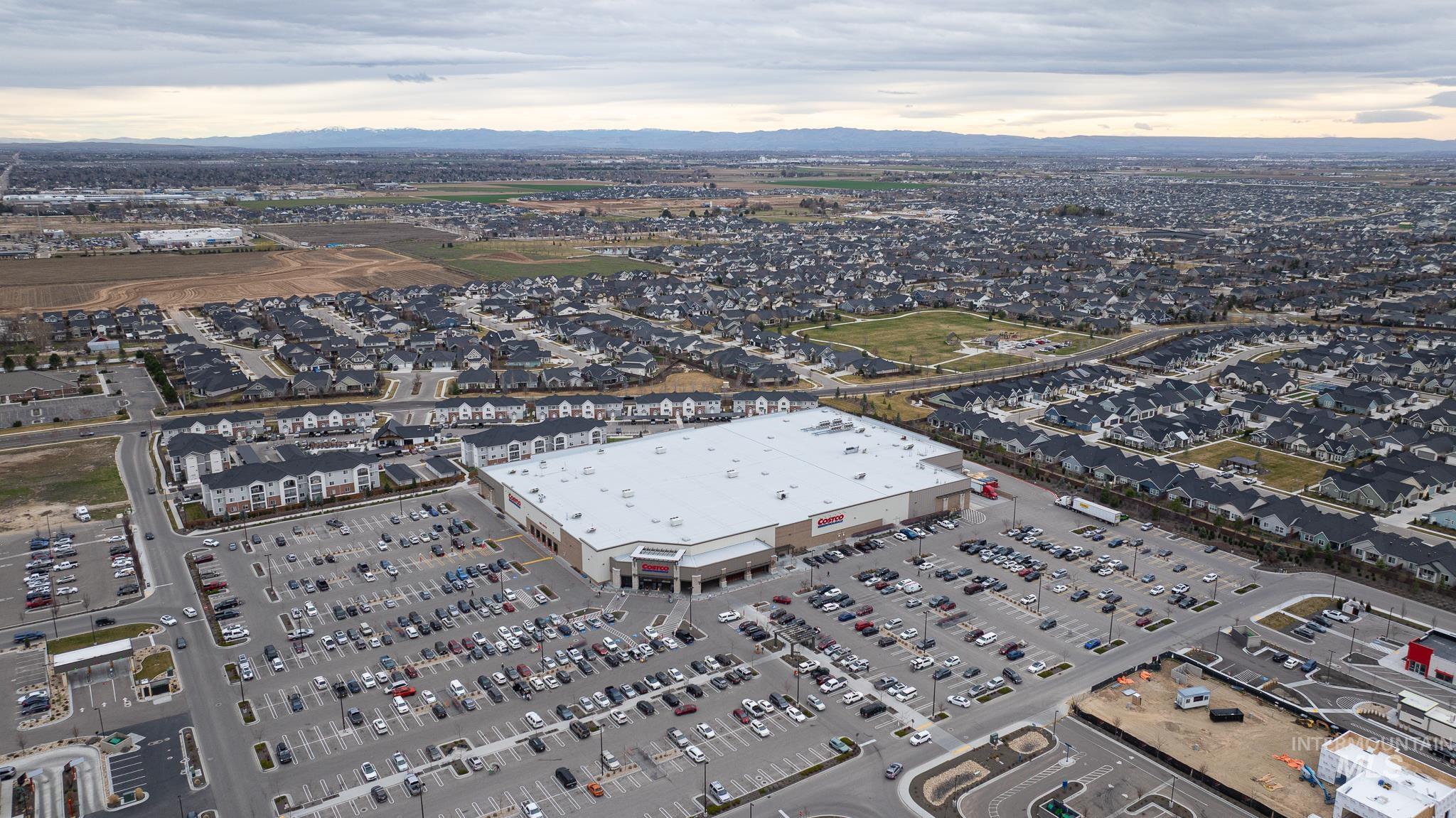 1398 W Woodpine St, Meridian, Idaho 83646, 2 Bedrooms, 2 Bathrooms, Residential For Sale, Price $404,999,MLS 98978193