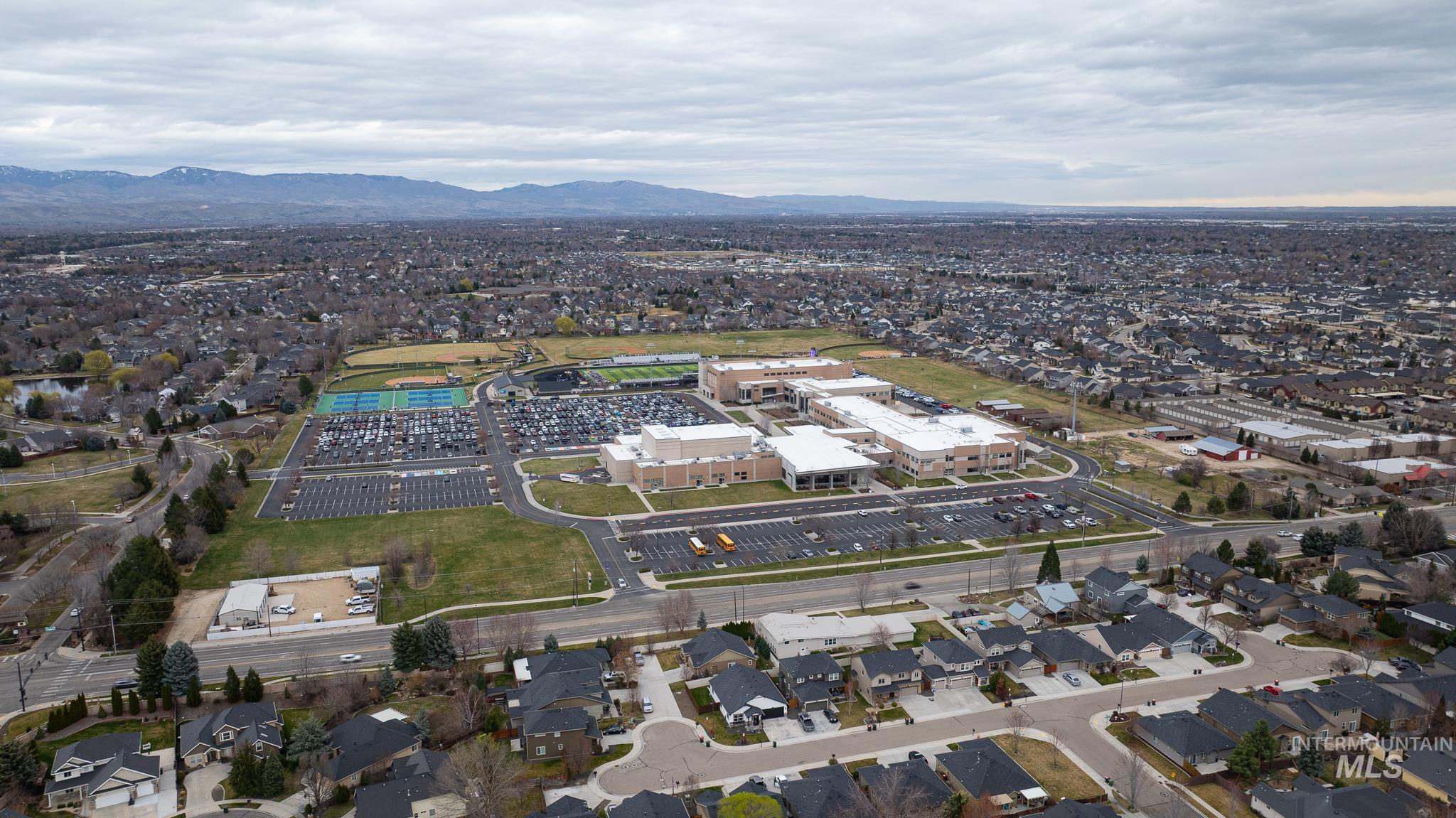 1398 W Woodpine St, Meridian, Idaho 83646, 2 Bedrooms, 2 Bathrooms, Residential For Sale, Price $404,999,MLS 98978193