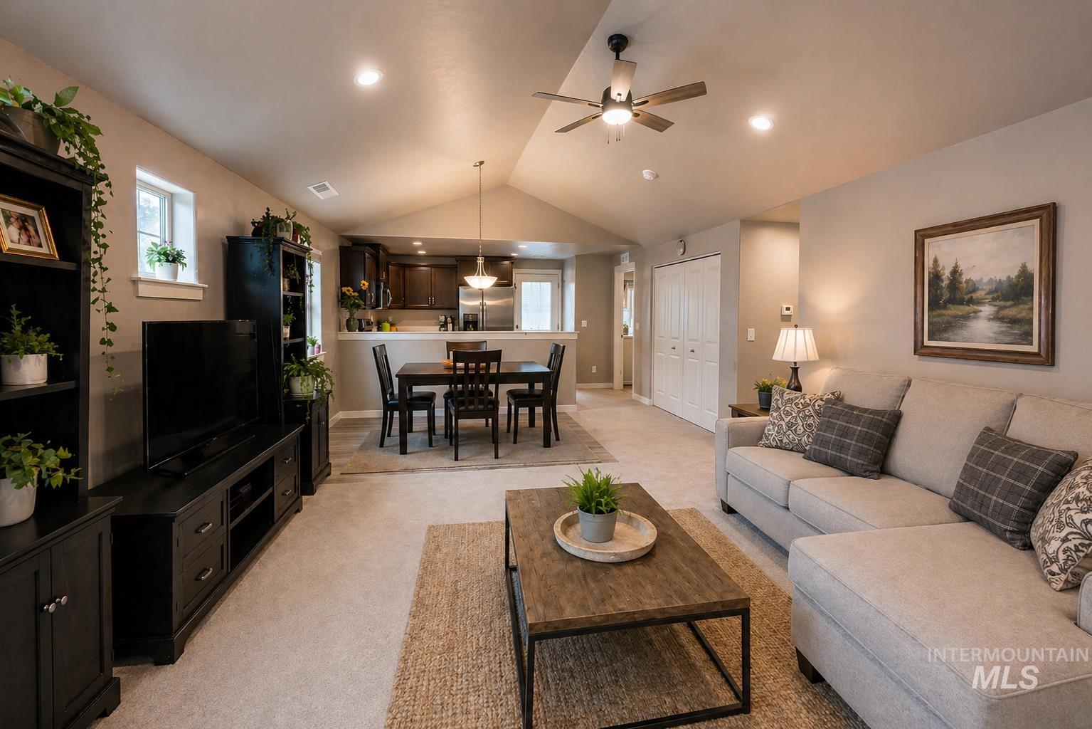 1398 W Woodpine St, Meridian, Idaho 83646, 2 Bedrooms, 2 Bathrooms, Residential For Sale, Price $399,999,MLS 98978193