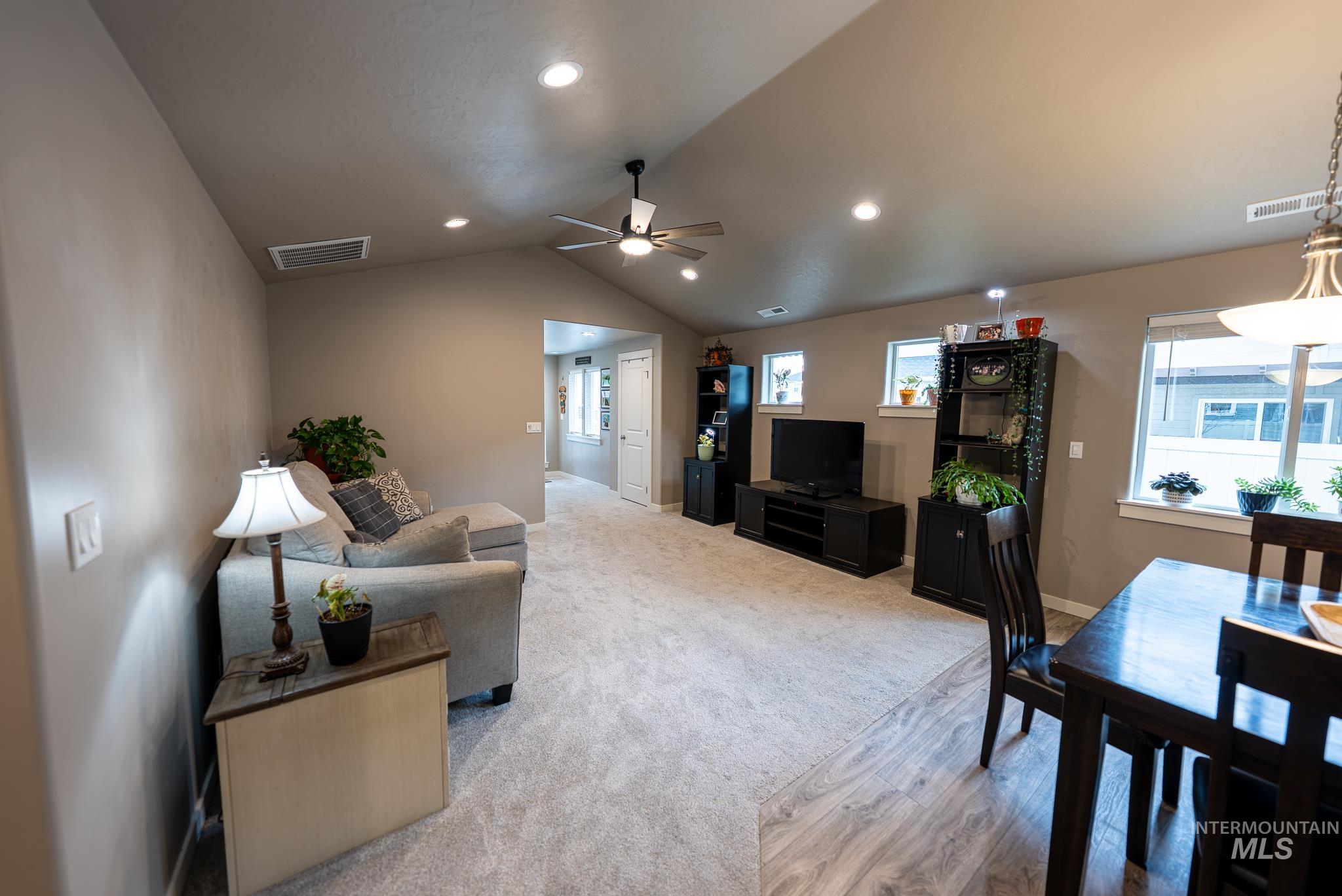 1398 W Woodpine St, Meridian, Idaho 83646, 2 Bedrooms, 2 Bathrooms, Residential For Sale, Price $404,999,MLS 98978193