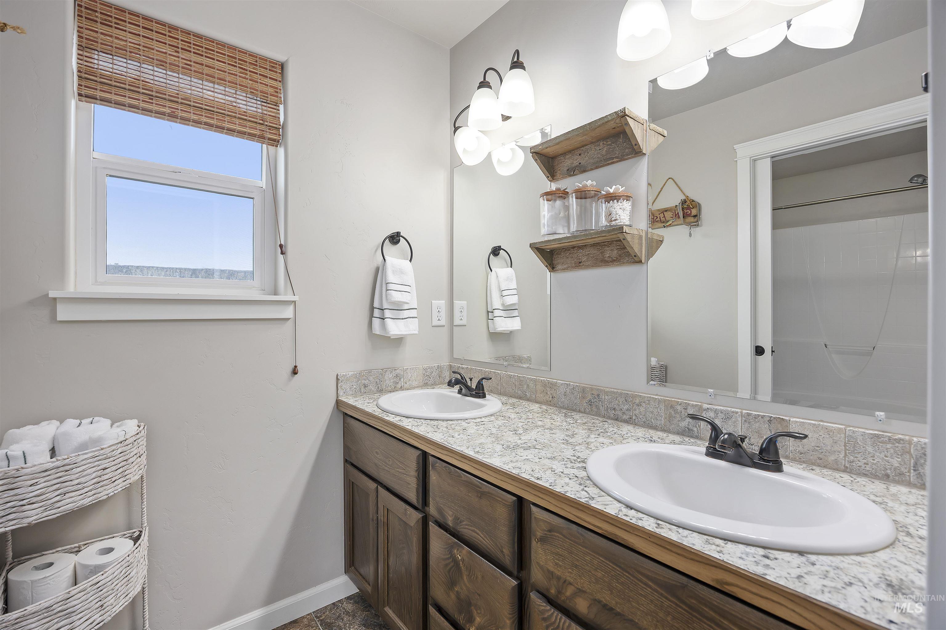 324 Clear Lake Ln, Buhl, Idaho 83316, 3 Bedrooms, 2.5 Bathrooms, Residential For Sale, Price $629,000,MLS 98978194