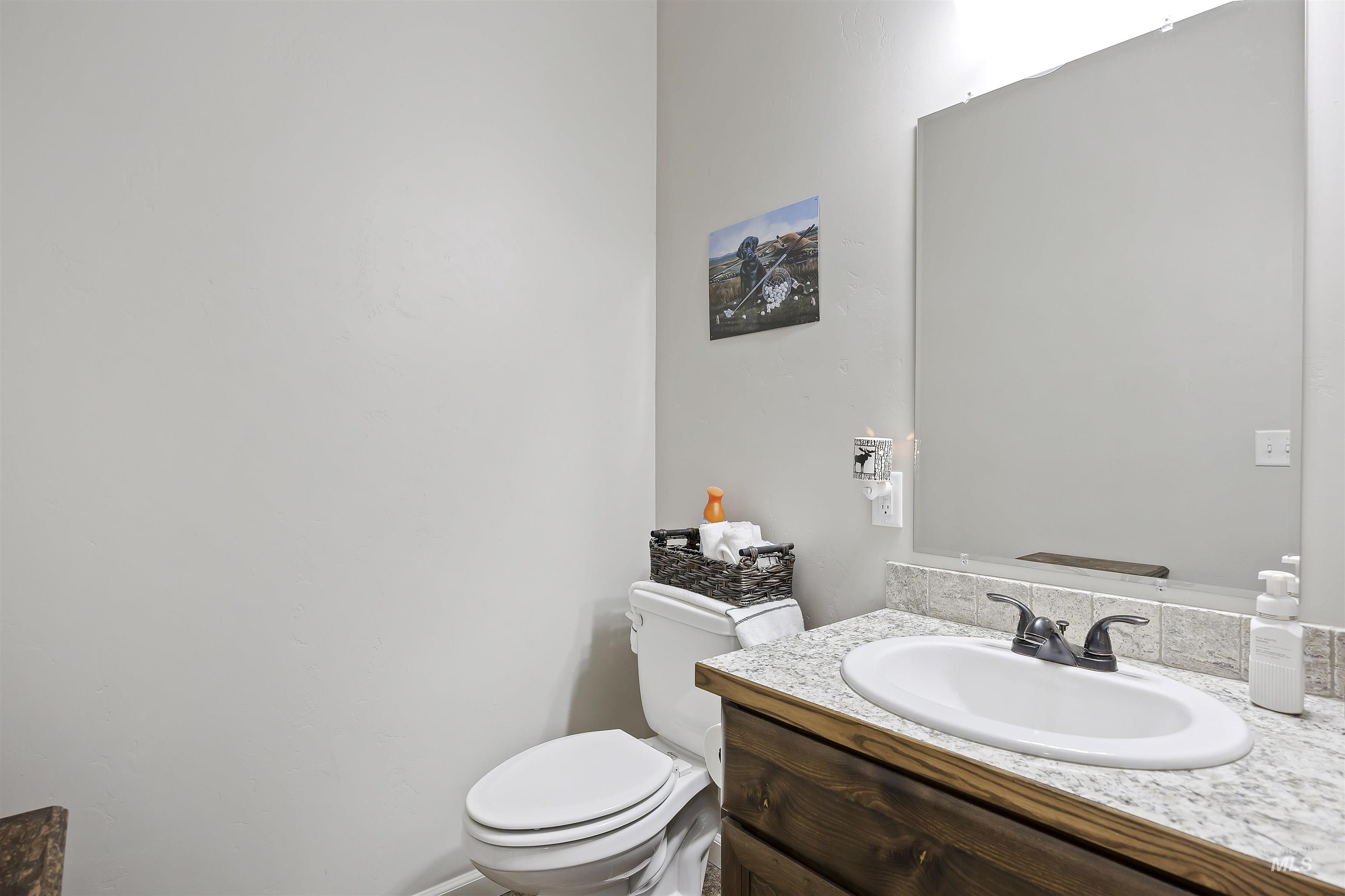 324 Clear Lake Ln, Buhl, Idaho 83316, 3 Bedrooms, 2.5 Bathrooms, Residential For Sale, Price $629,000,MLS 98978194