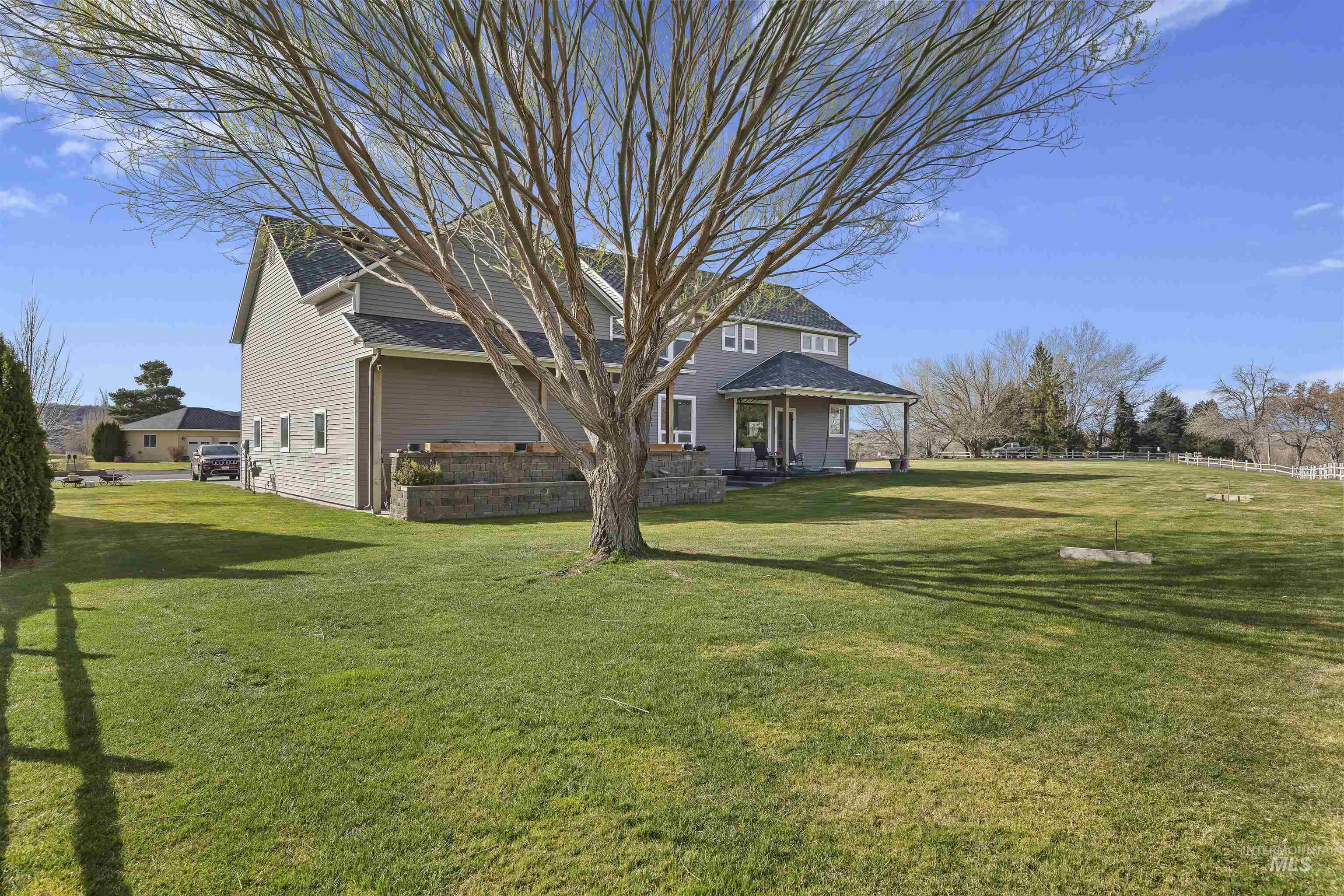 324 Clear Lake Ln, Buhl, Idaho 83316, 3 Bedrooms, 2.5 Bathrooms, Residential For Sale, Price $629,000,MLS 98978194