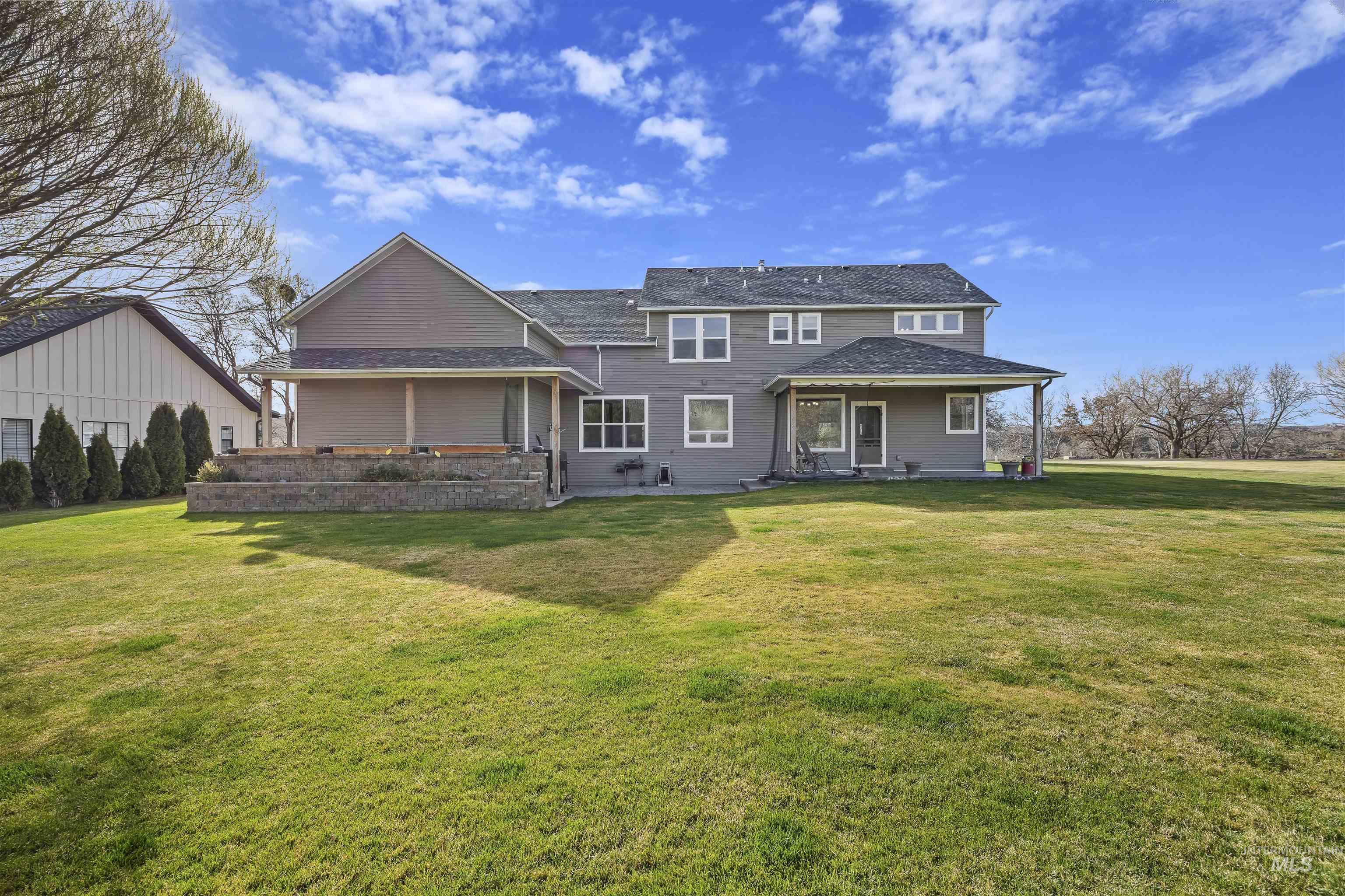 324 Clear Lake Ln, Buhl, Idaho 83316, 3 Bedrooms, 2.5 Bathrooms, Residential For Sale, Price $629,000,MLS 98978194