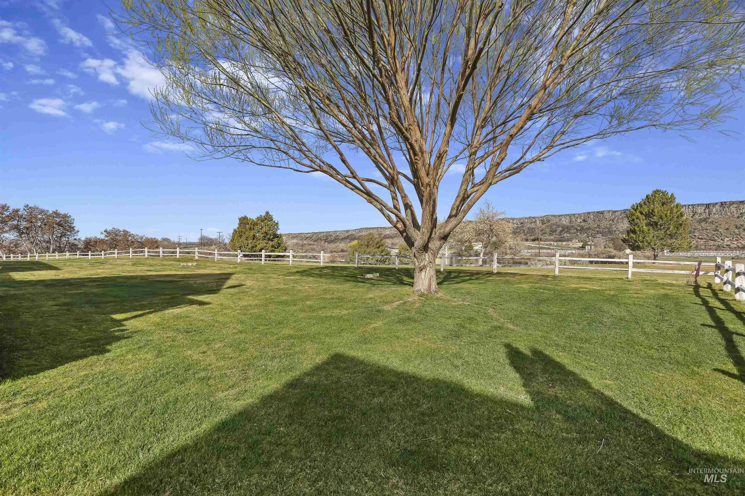 324 Clear Lake Ln, Buhl, Idaho 83316, 3 Bedrooms, 2.5 Bathrooms, Residential For Sale, Price $629,000,MLS 98978194