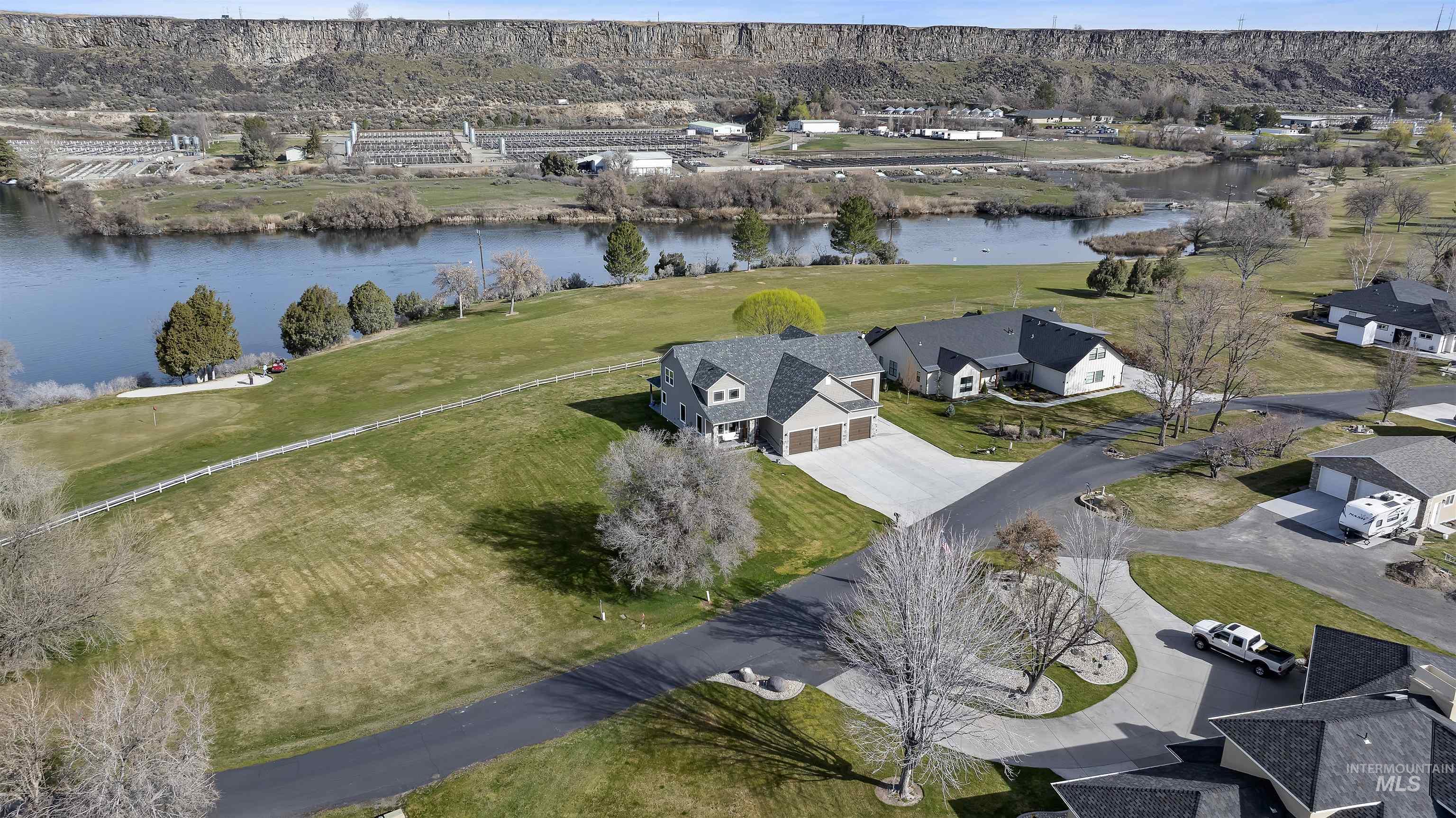 324 Clear Lake Ln, Buhl, Idaho 83316, 3 Bedrooms, 2.5 Bathrooms, Residential For Sale, Price $629,000,MLS 98978194