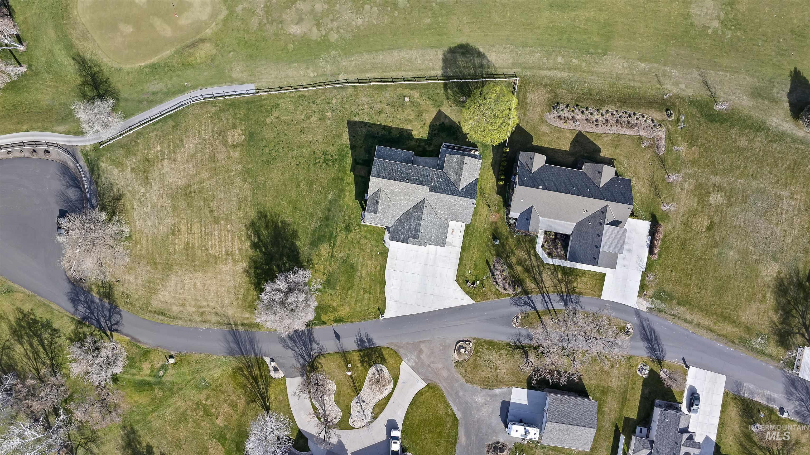 324 Clear Lake Ln, Buhl, Idaho 83316, 3 Bedrooms, 2.5 Bathrooms, Residential For Sale, Price $629,000,MLS 98978194