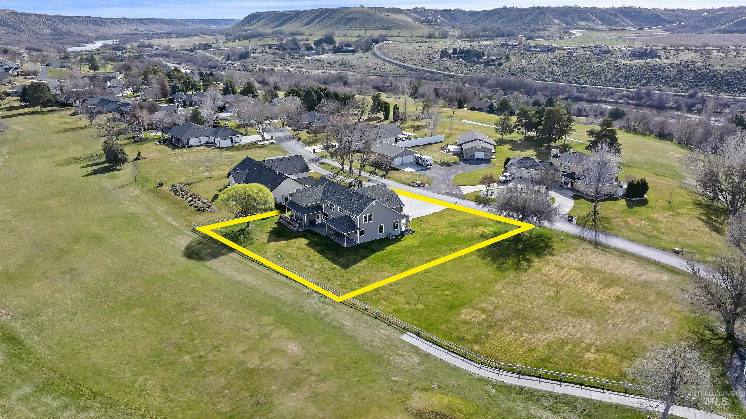 324 Clear Lake Ln, Buhl, Idaho 83316, 3 Bedrooms, 2.5 Bathrooms, Residential For Sale, Price $629,000,MLS 98978194