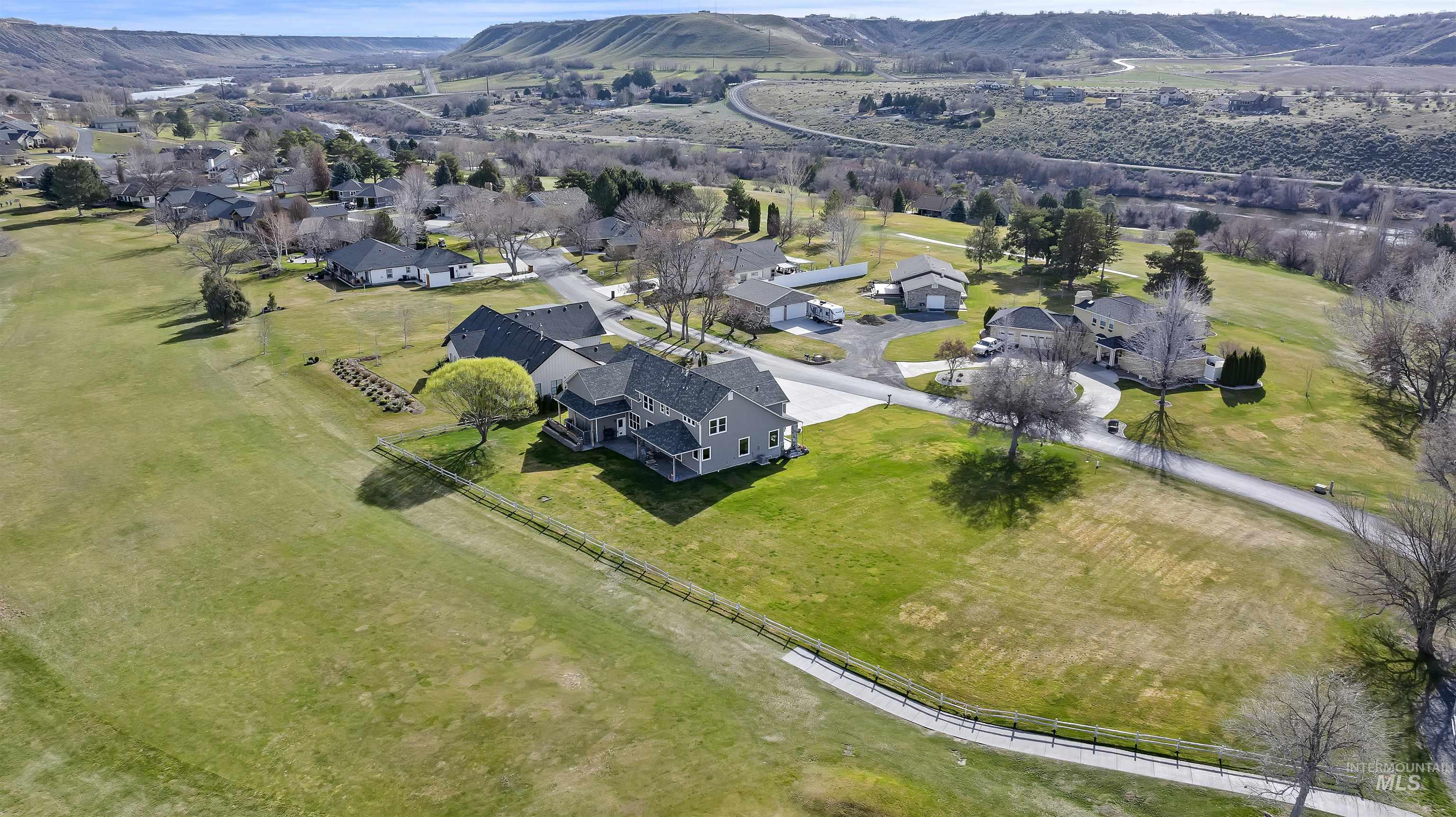 324 Clear Lake Ln, Buhl, Idaho 83316, 3 Bedrooms, 2.5 Bathrooms, Residential For Sale, Price $629,000,MLS 98978194