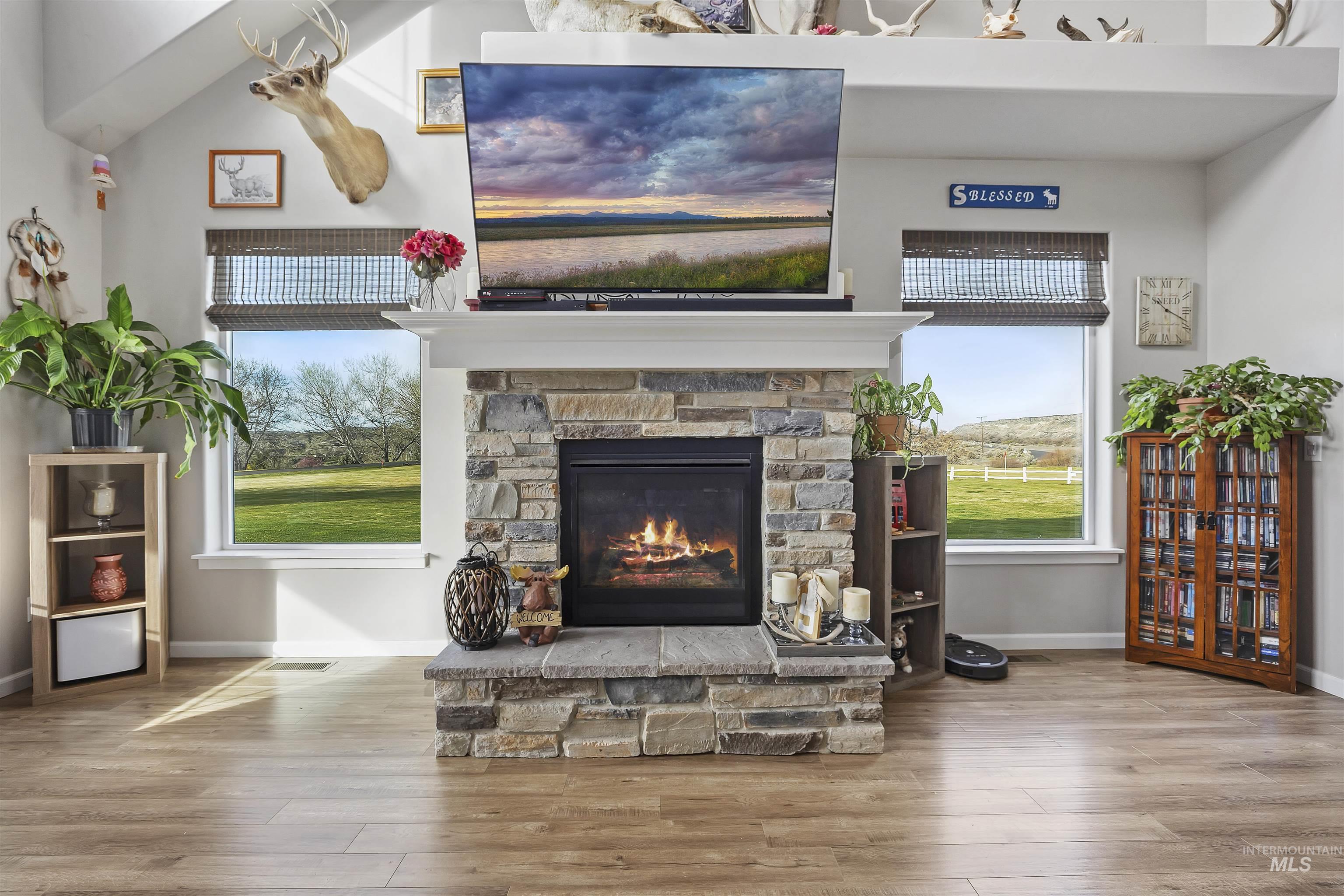 324 Clear Lake Ln, Buhl, Idaho 83316, 3 Bedrooms, 2.5 Bathrooms, Residential For Sale, Price $629,000,MLS 98978194