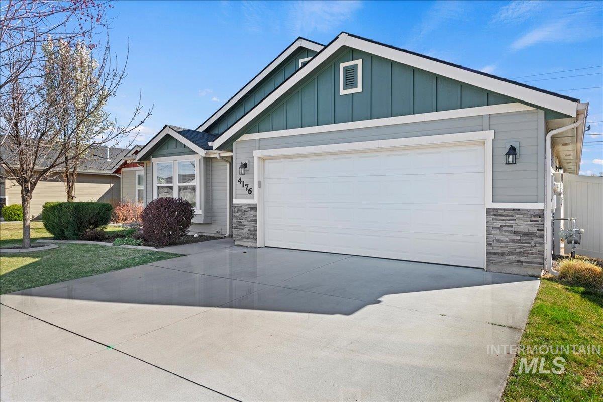 4176 N Alester Ave, Meridian, Idaho 83646, 3 Bedrooms, 2 Bathrooms, Residential For Sale, Price $449,900,MLS 98978195