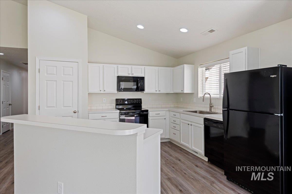 4176 N Alester Ave, Meridian, Idaho 83646, 3 Bedrooms, 2 Bathrooms, Residential For Sale, Price $449,900,MLS 98978195