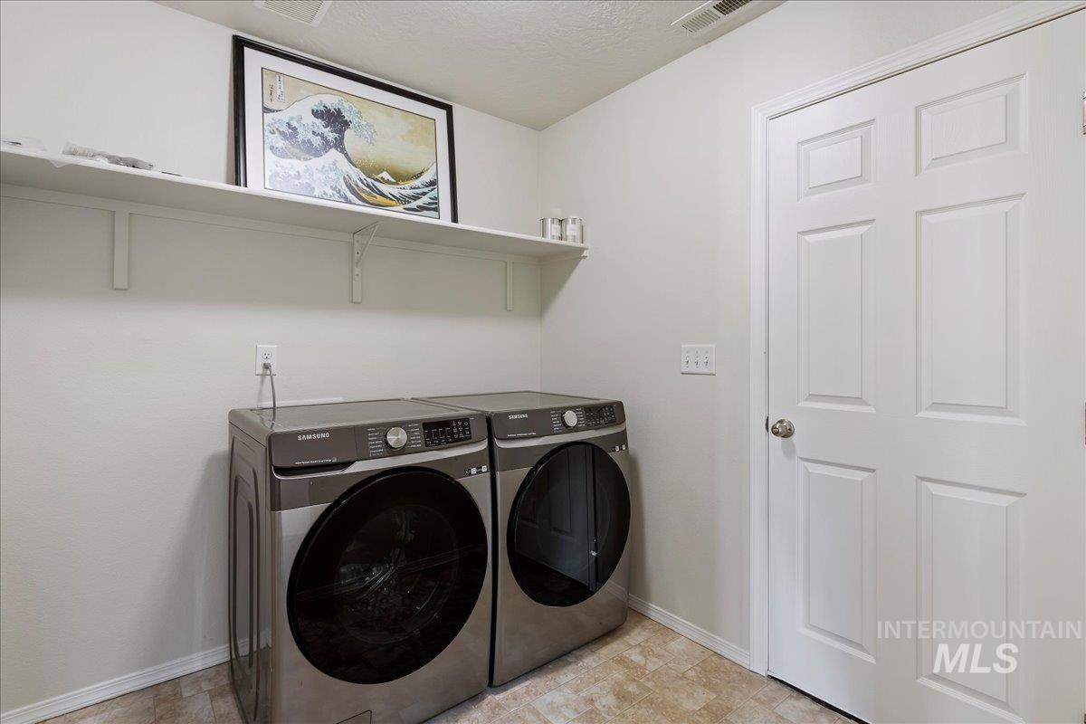 4176 N Alester Ave, Meridian, Idaho 83646, 3 Bedrooms, 2 Bathrooms, Residential For Sale, Price $449,900,MLS 98978195