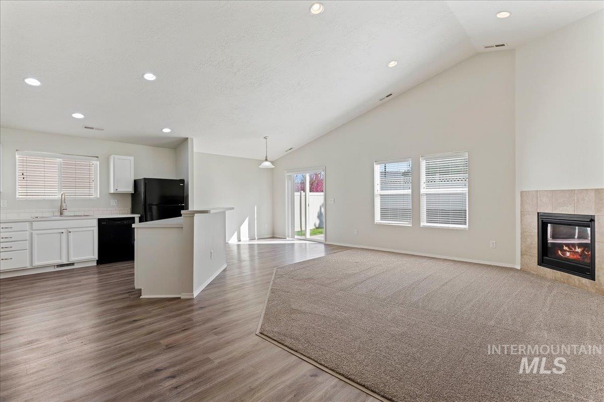 4176 N Alester Ave, Meridian, Idaho 83646, 3 Bedrooms, 2 Bathrooms, Residential For Sale, Price $449,900,MLS 98978195