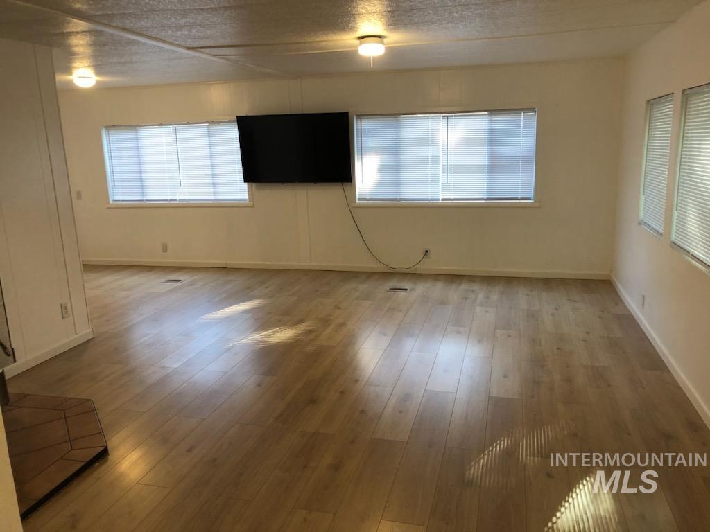 655 S Dolson Lane, Eagle, Idaho 83616, 3 Bedrooms, 2 Bathrooms, Residential For Sale, Price $125,000,MLS 98978197