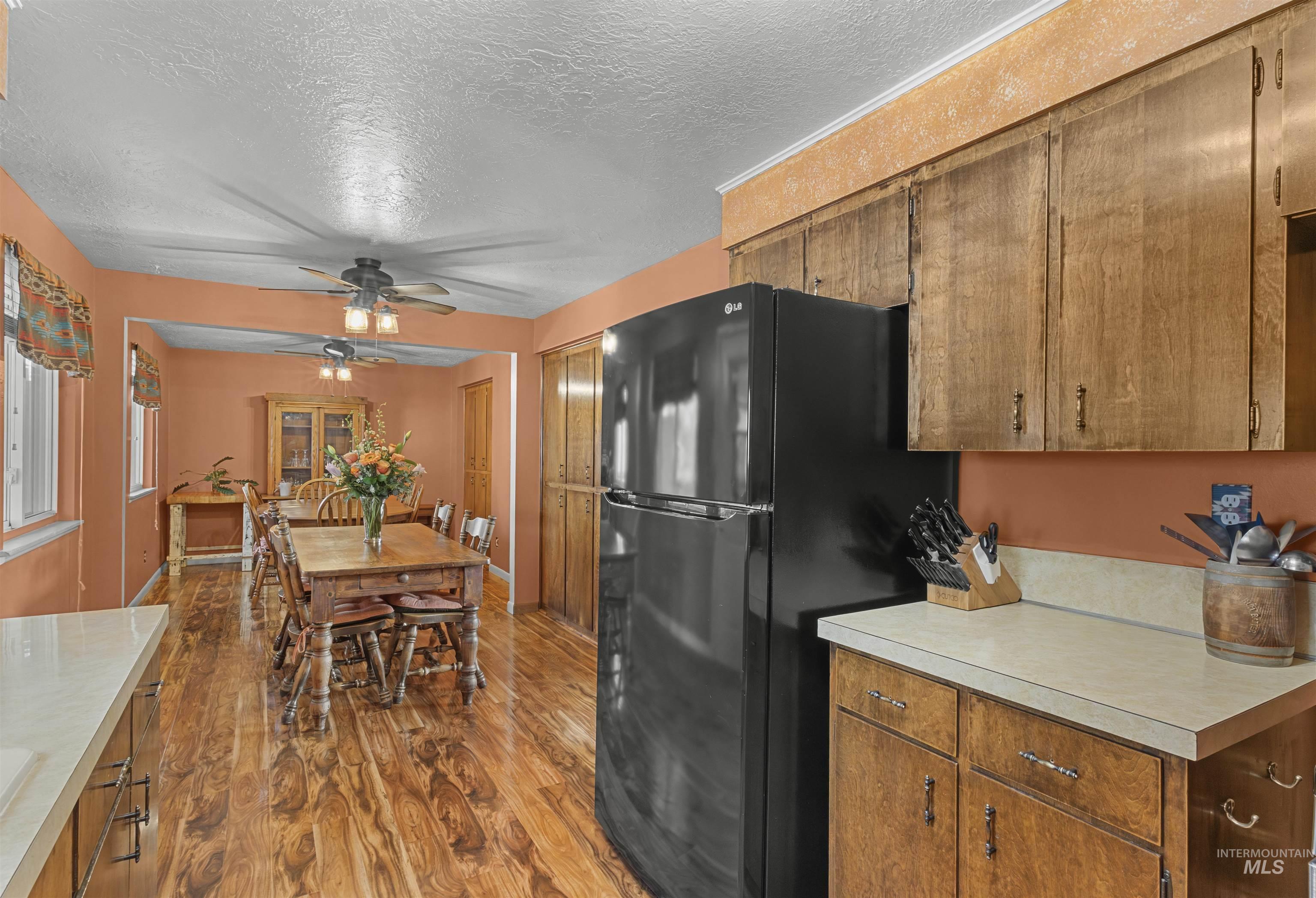 2693 S Hervey Street, Boise, Idaho 83705-0000, 3 Bedrooms, 2 Bathrooms, Residential For Sale, Price $460,000,MLS 98978198