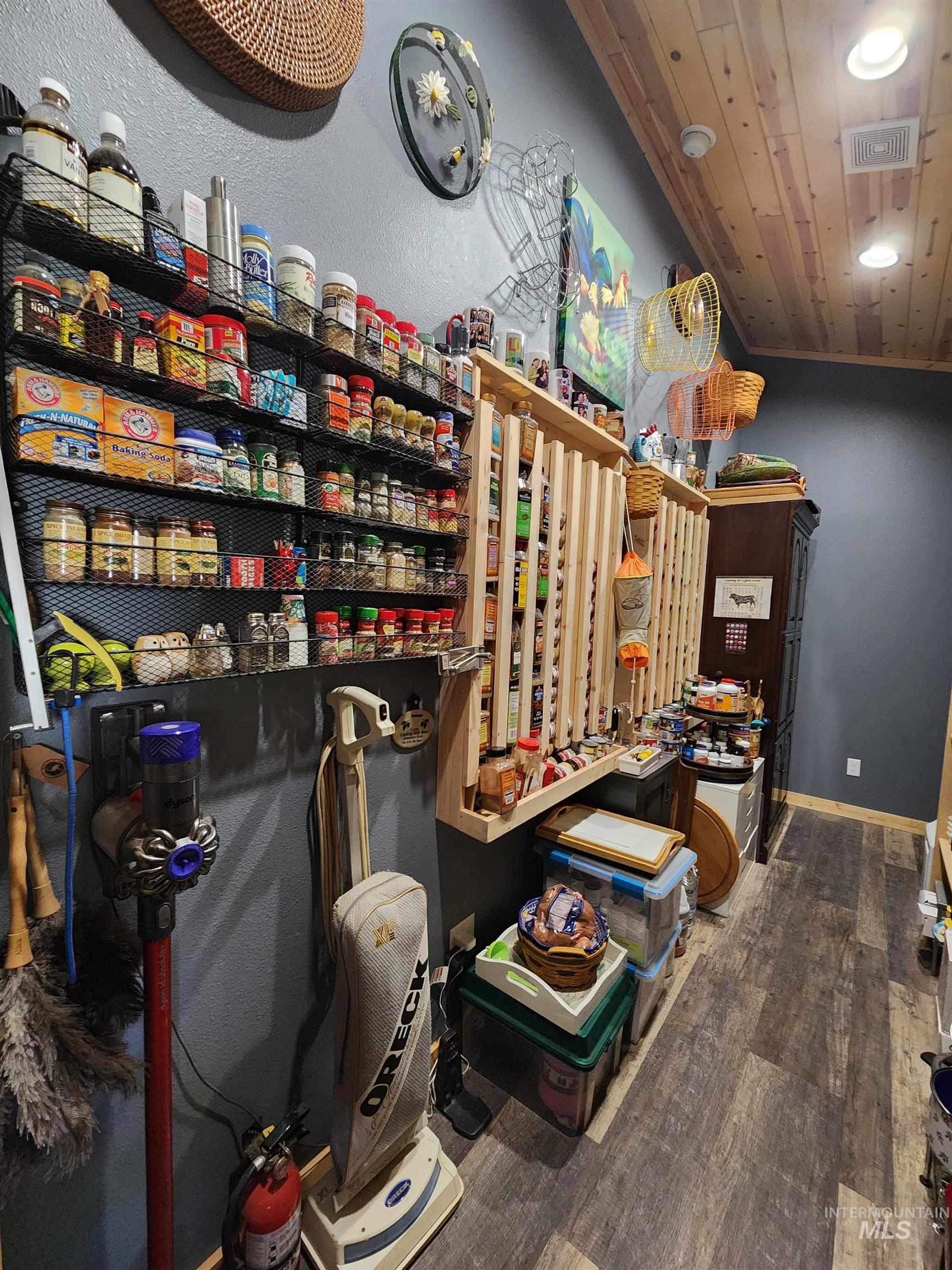 2267 Private Road 1, Cambridge, Idaho 83610, 3 Bedrooms, 1.5 Bathrooms, Residential For Sale, Price $685,000,MLS 98978201