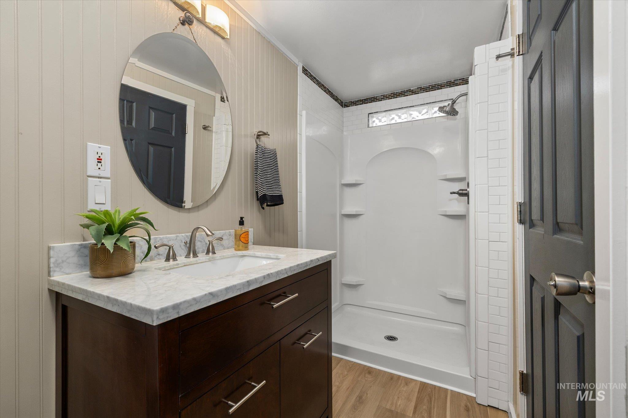 3703 S Clacton Way, Boise, Idaho 83716-0000, 2 Bedrooms, 2 Bathrooms, Residential For Sale, Price $224,900, 98978202