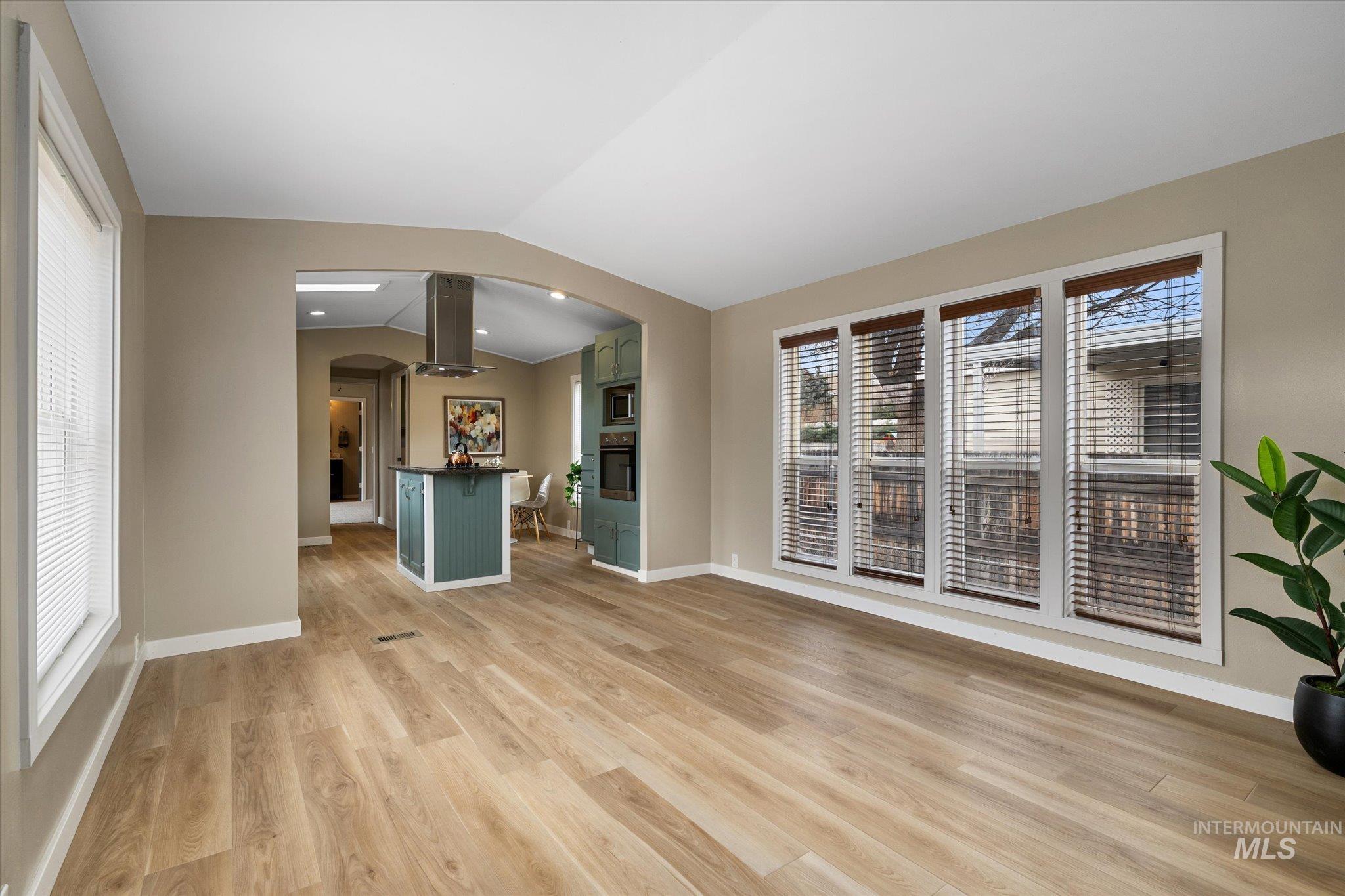 3703 S Clacton Way, Boise, Idaho 83716-0000, 2 Bedrooms, 2 Bathrooms, Residential For Sale, Price $224,900, 98978202