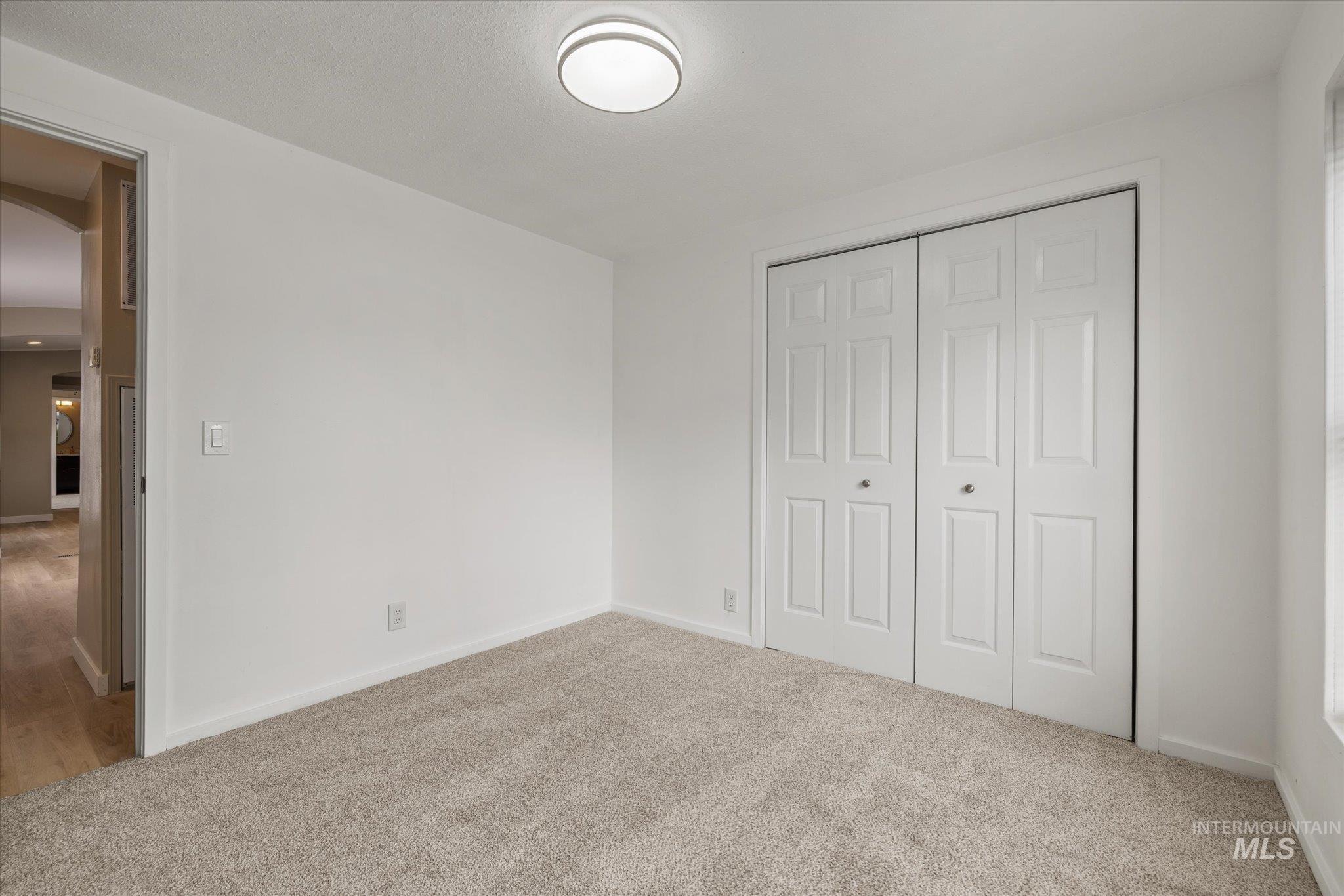 3703 S Clacton Way, Boise, Idaho 83716-0000, 2 Bedrooms, 2 Bathrooms, Residential For Sale, Price $224,900, 98978202