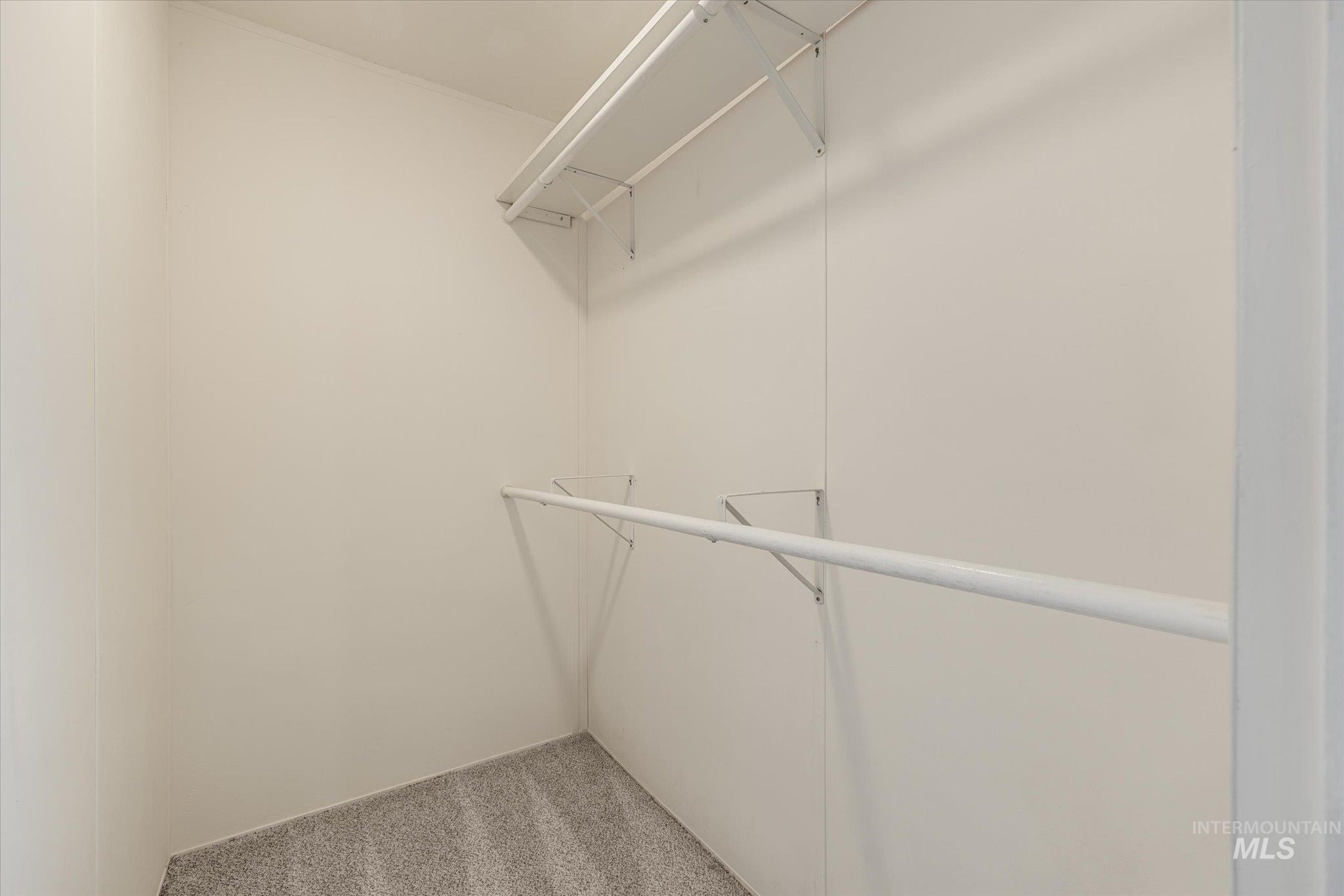 3703 S Clacton Way, Boise, Idaho 83716-0000, 2 Bedrooms, 2 Bathrooms, Residential For Sale, Price $224,900, 98978202